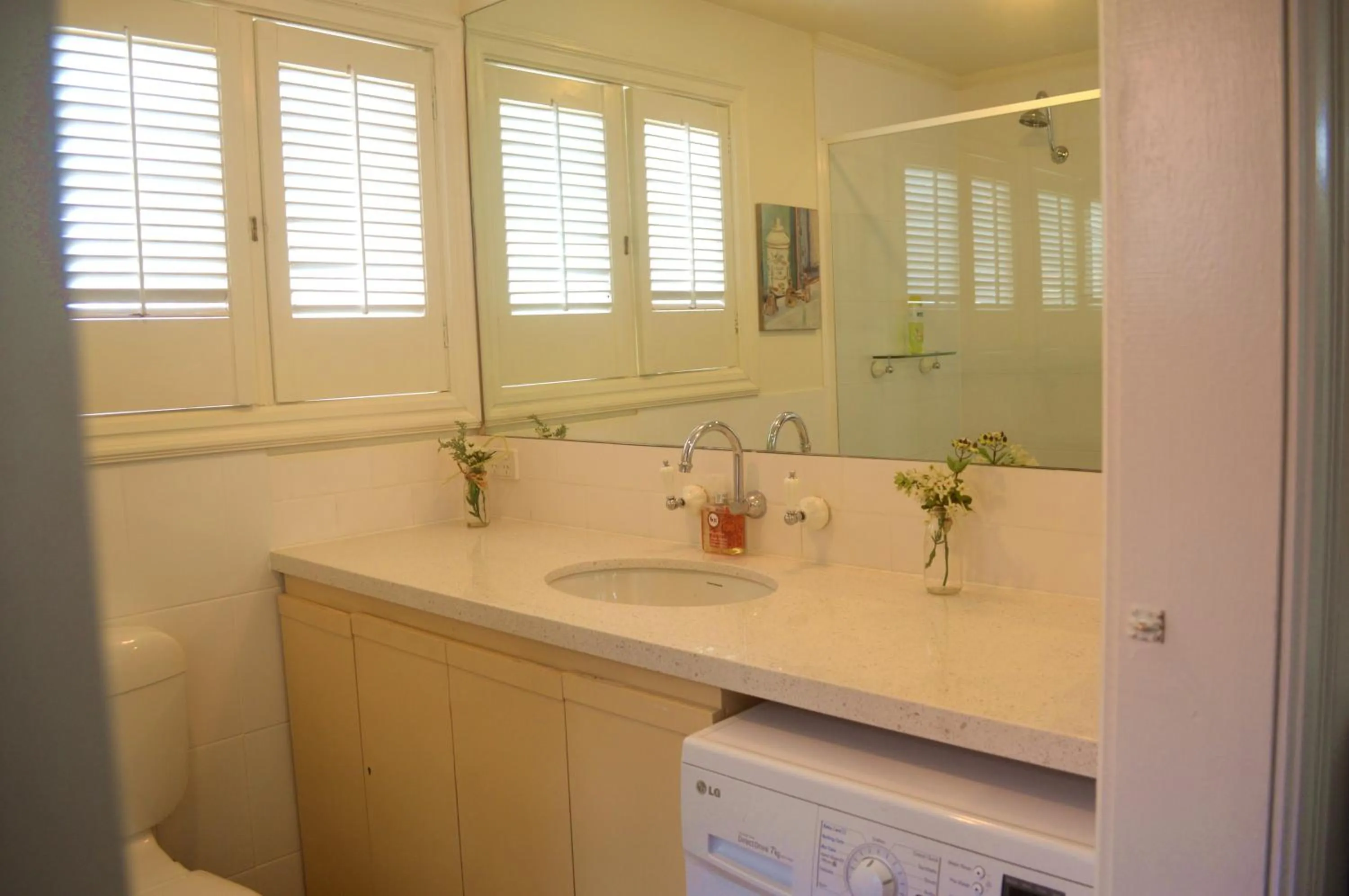 Bathroom in Athelney Cottage Bed and Breakfast