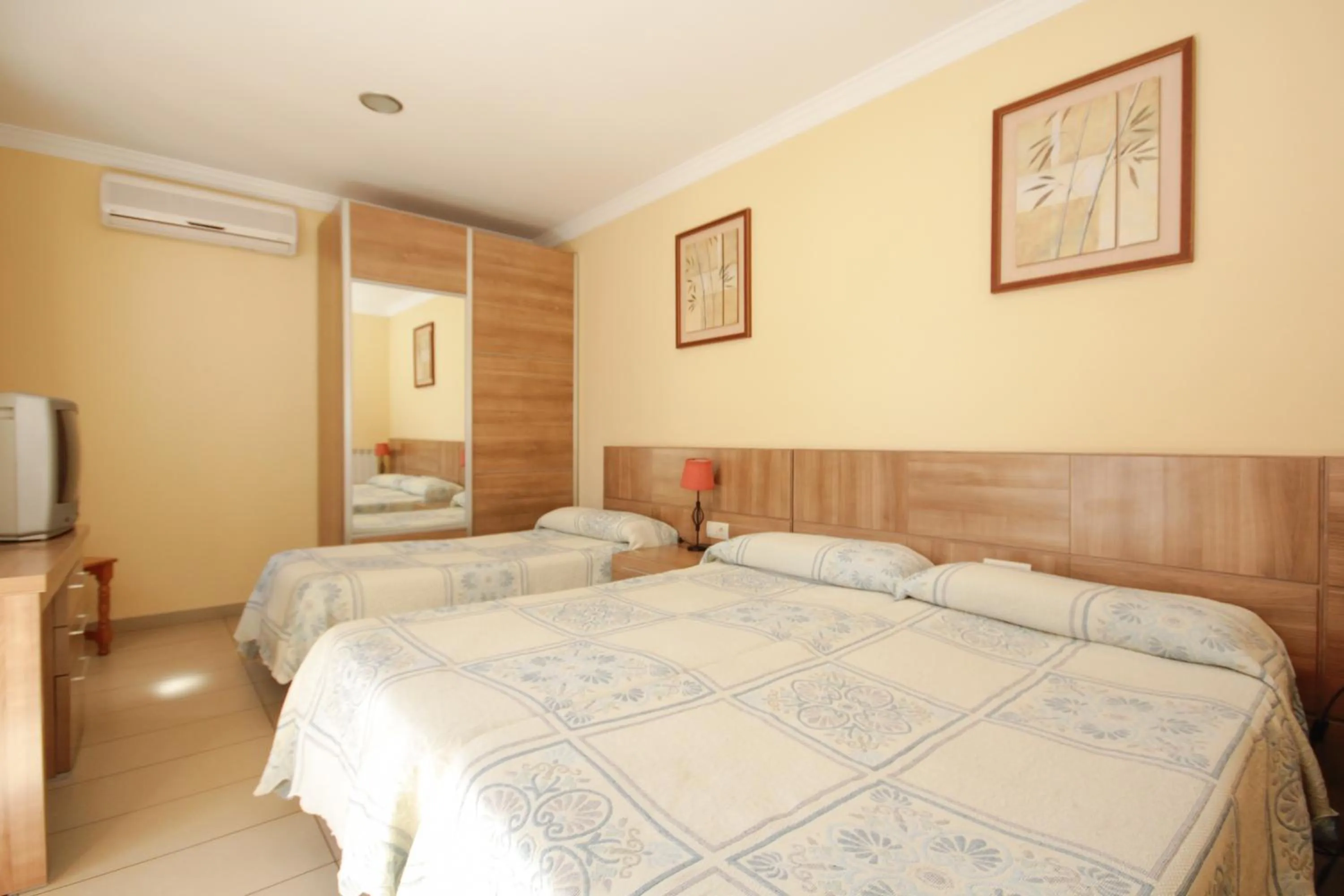 Bedroom, Bed in Hostal Costa Azul