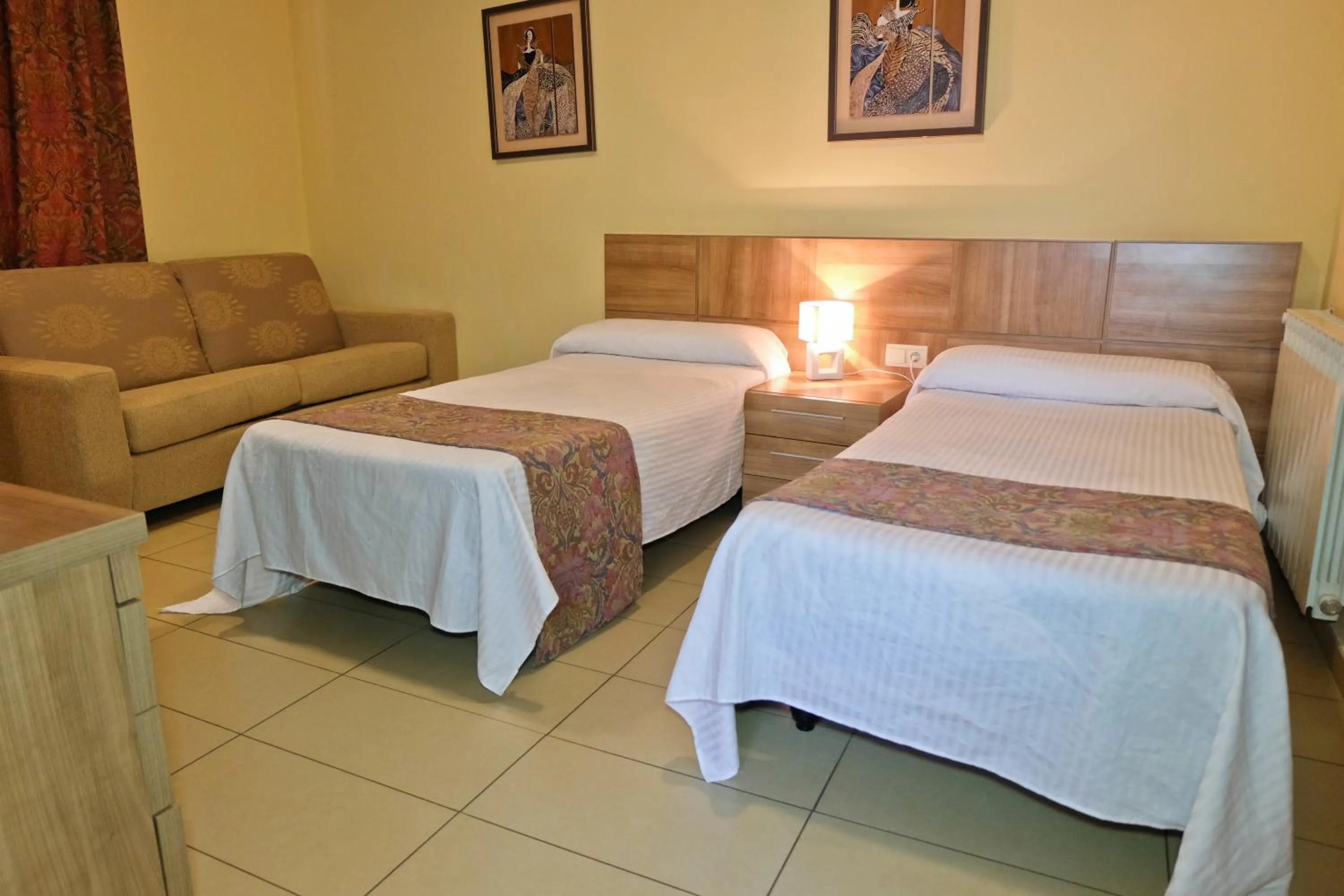 Bedroom, Bed in Hostal Costa Azul