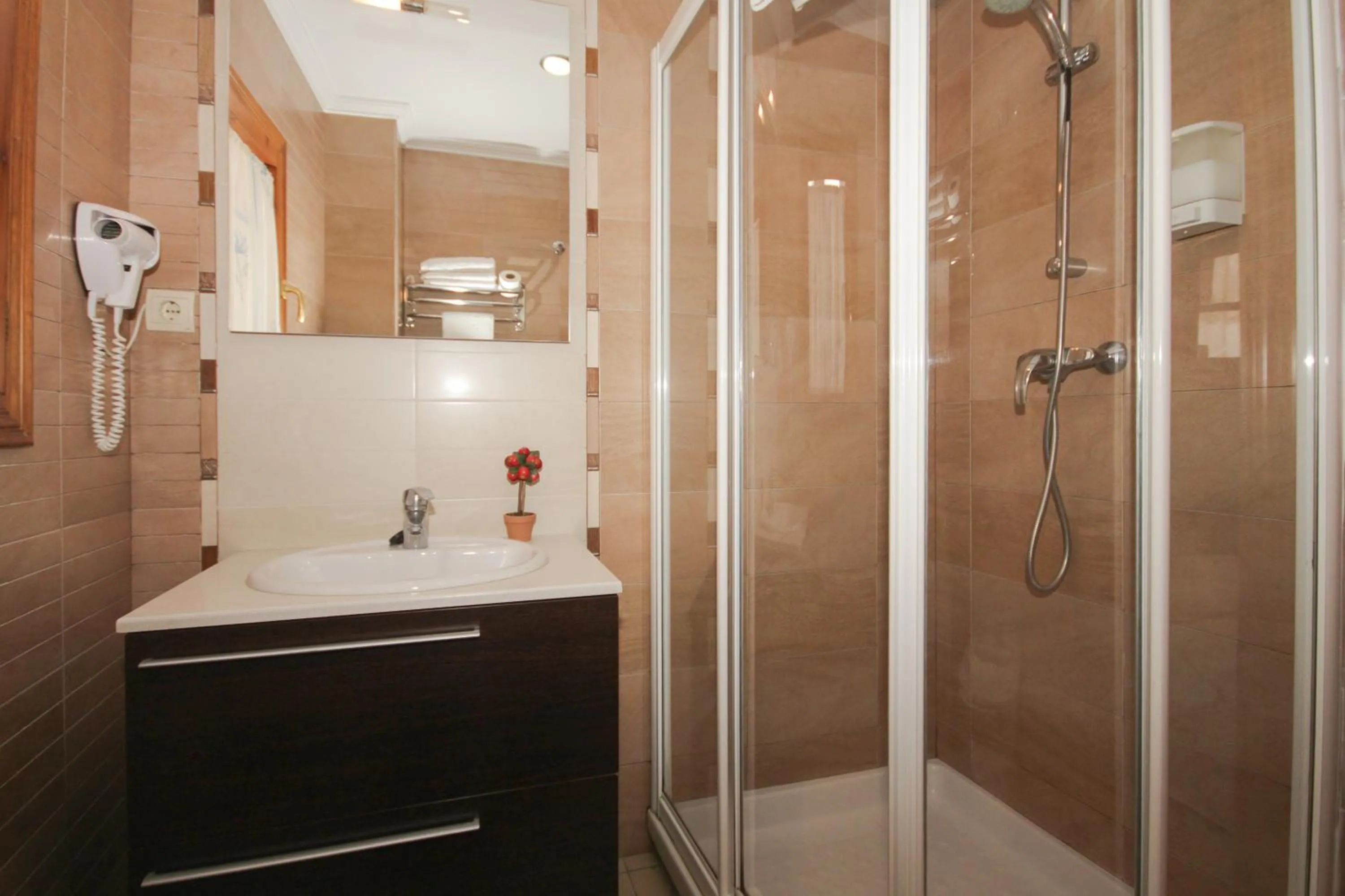 Shower in Hostal Costa Azul