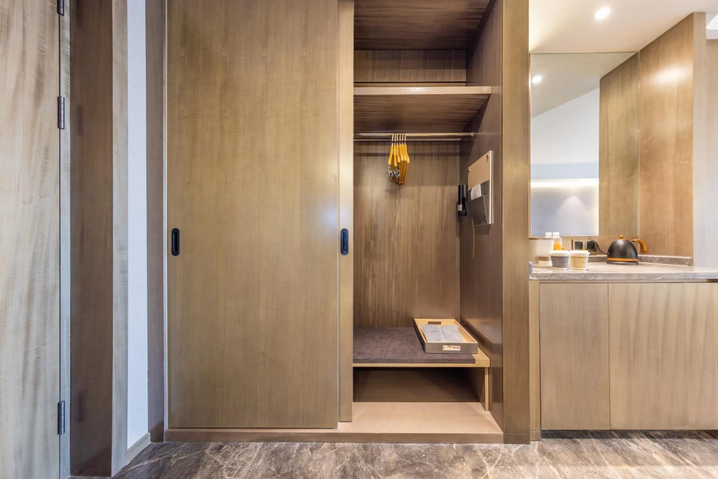 Atour X Hotel Nanjing Jiangbei International Health City