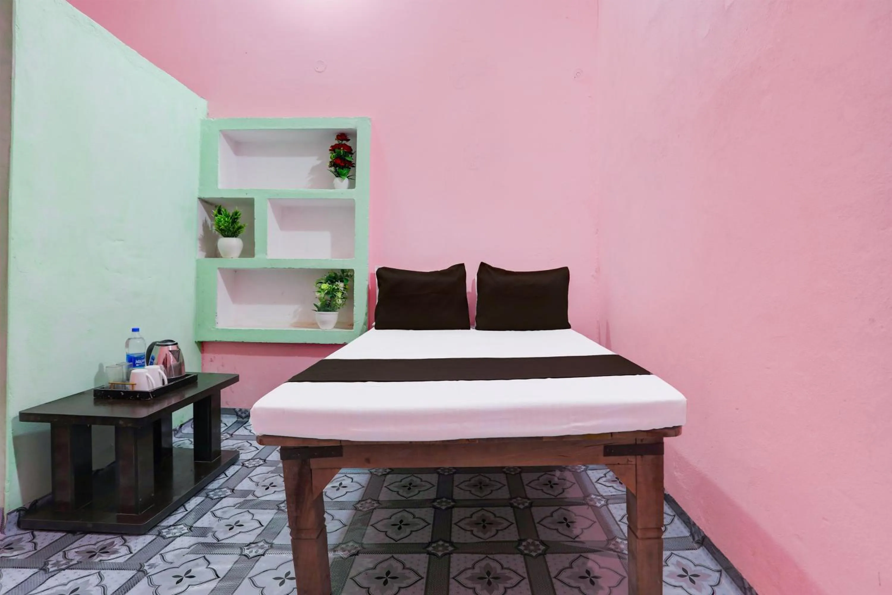 Bedroom, Bed in SPOT ON The Silver Hotel & Restaurant