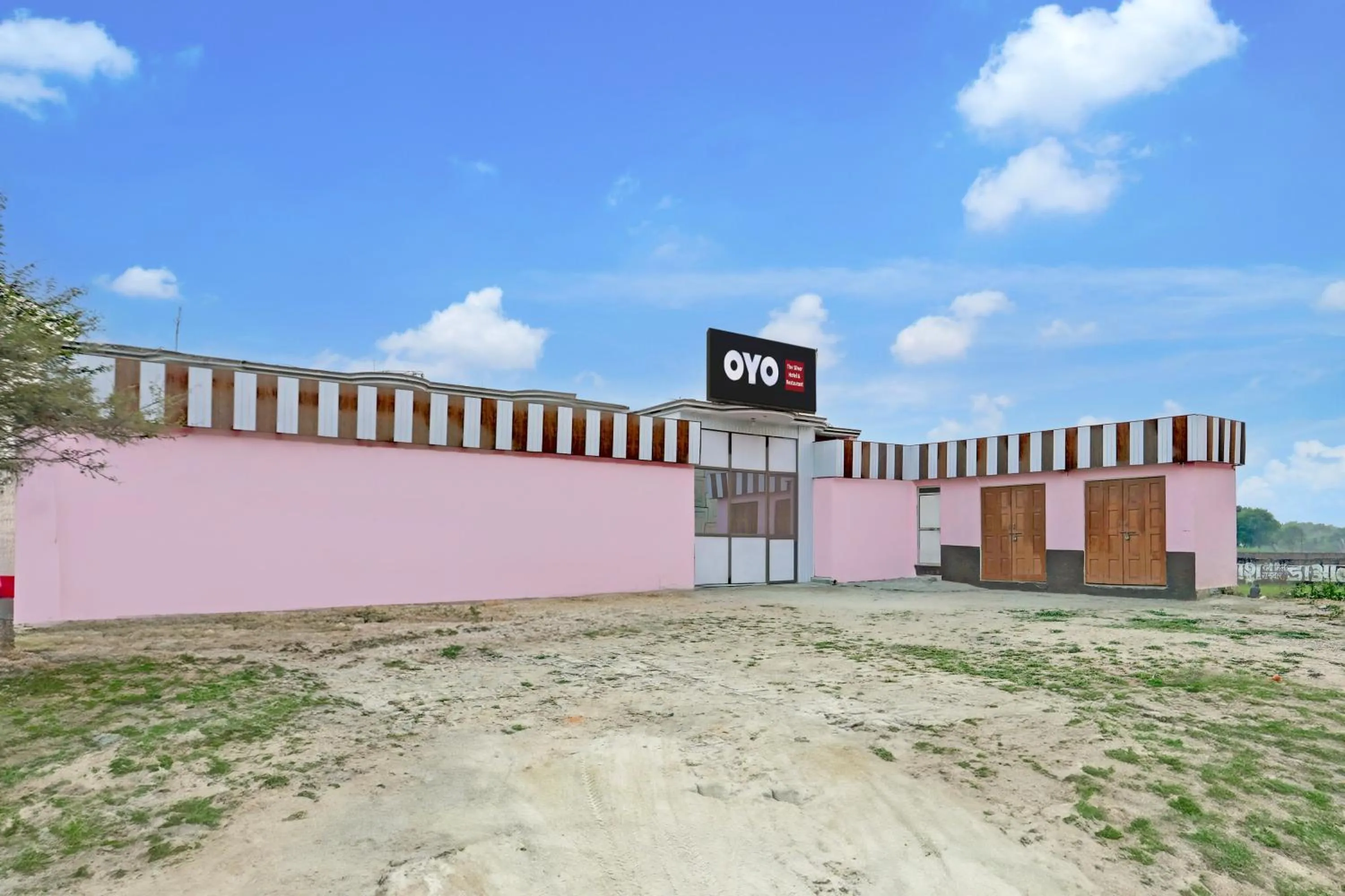 Facade/entrance in SPOT ON The Silver Hotel & Restaurant