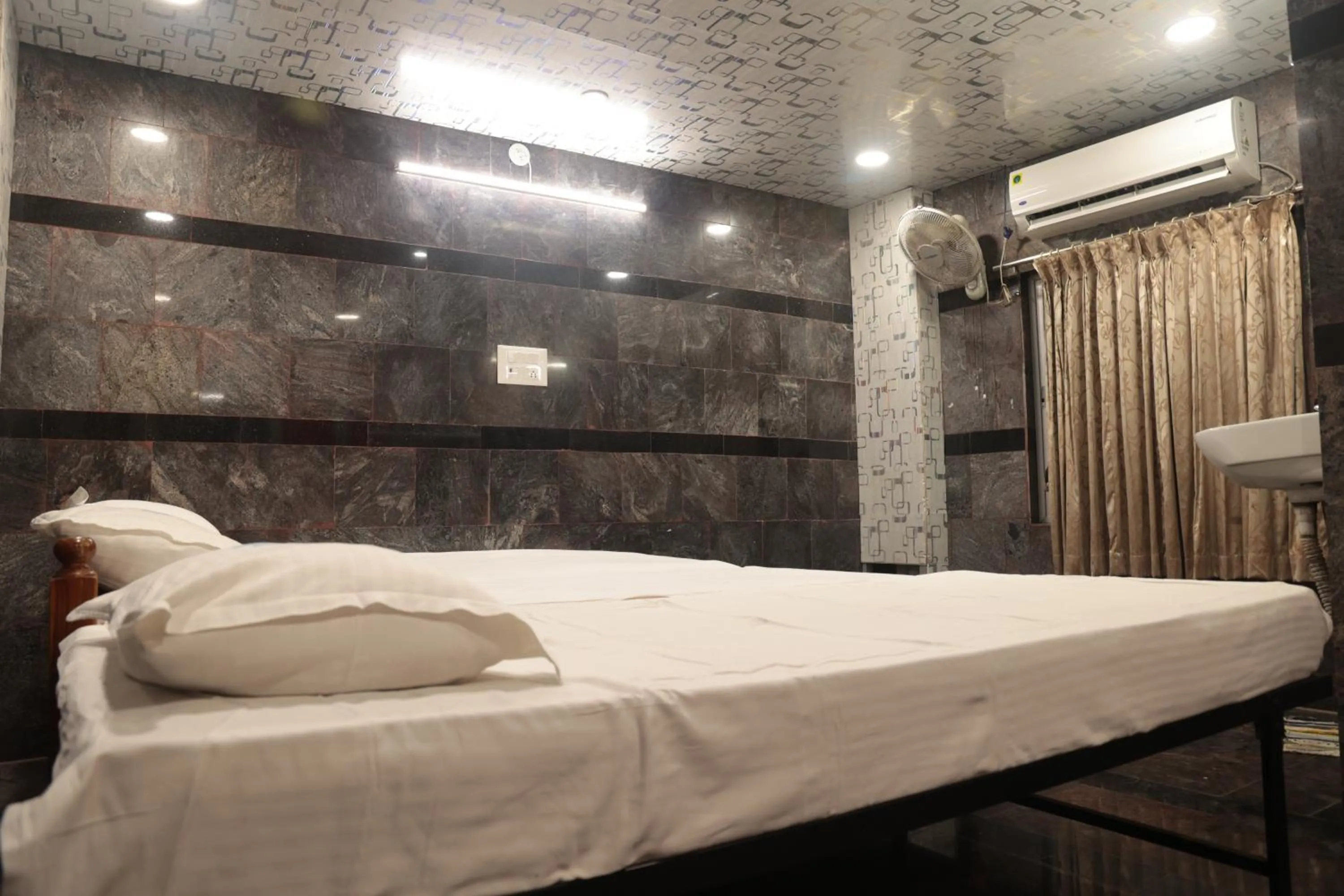 Photo of the whole room, Bed in Kala Ressidency