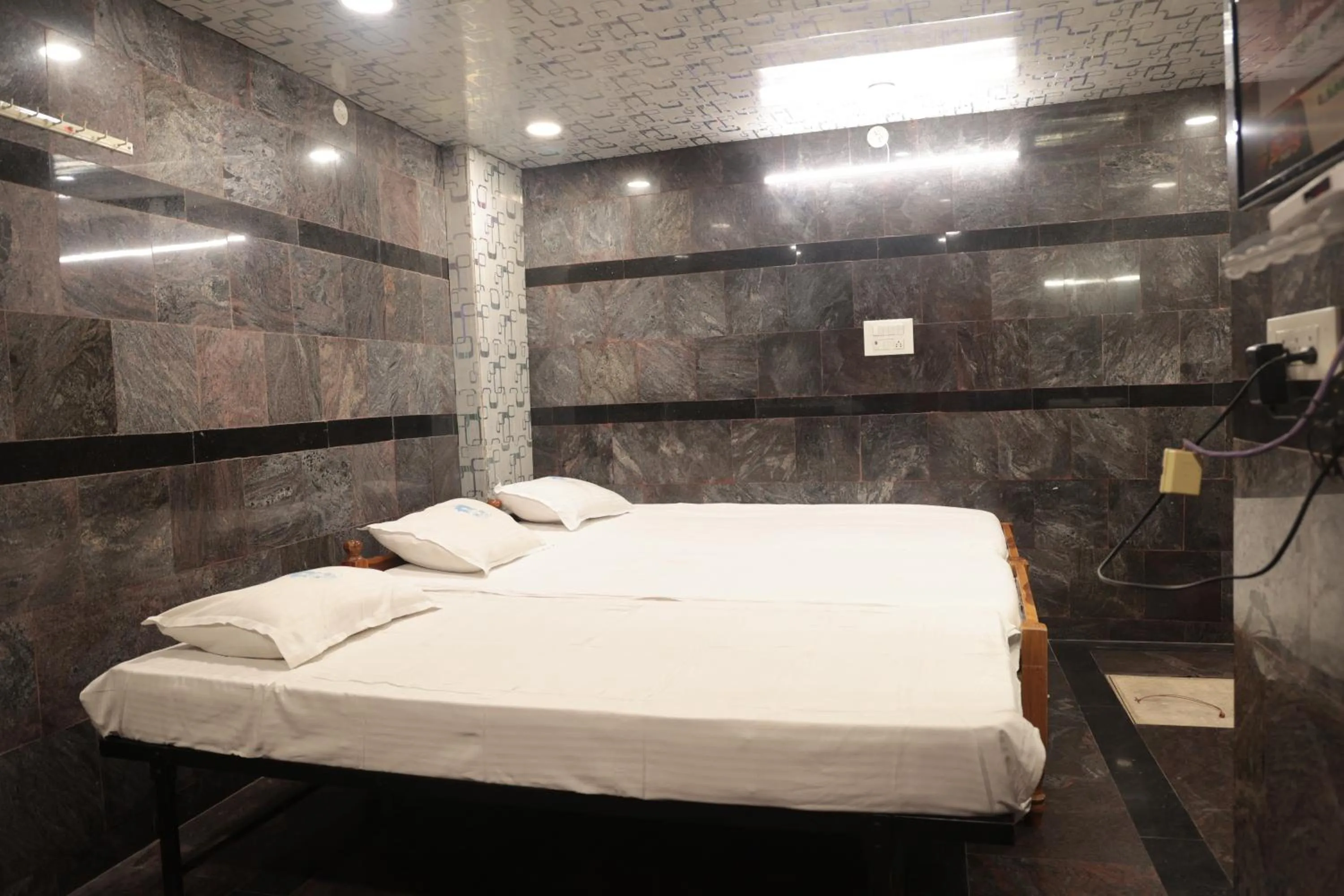 Bathroom, Bed in Kala Ressidency