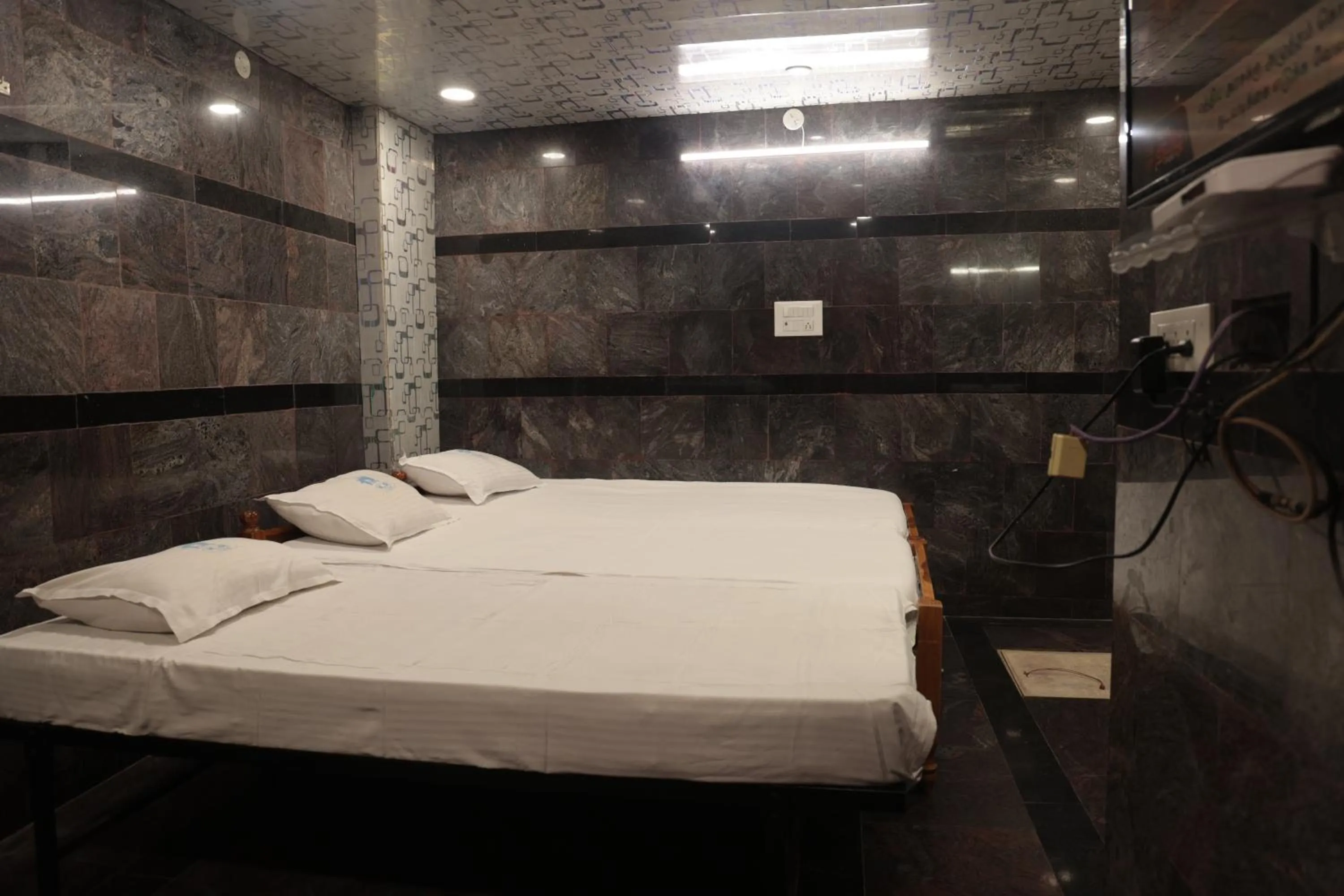 Bedroom, Bed in Kala Ressidency