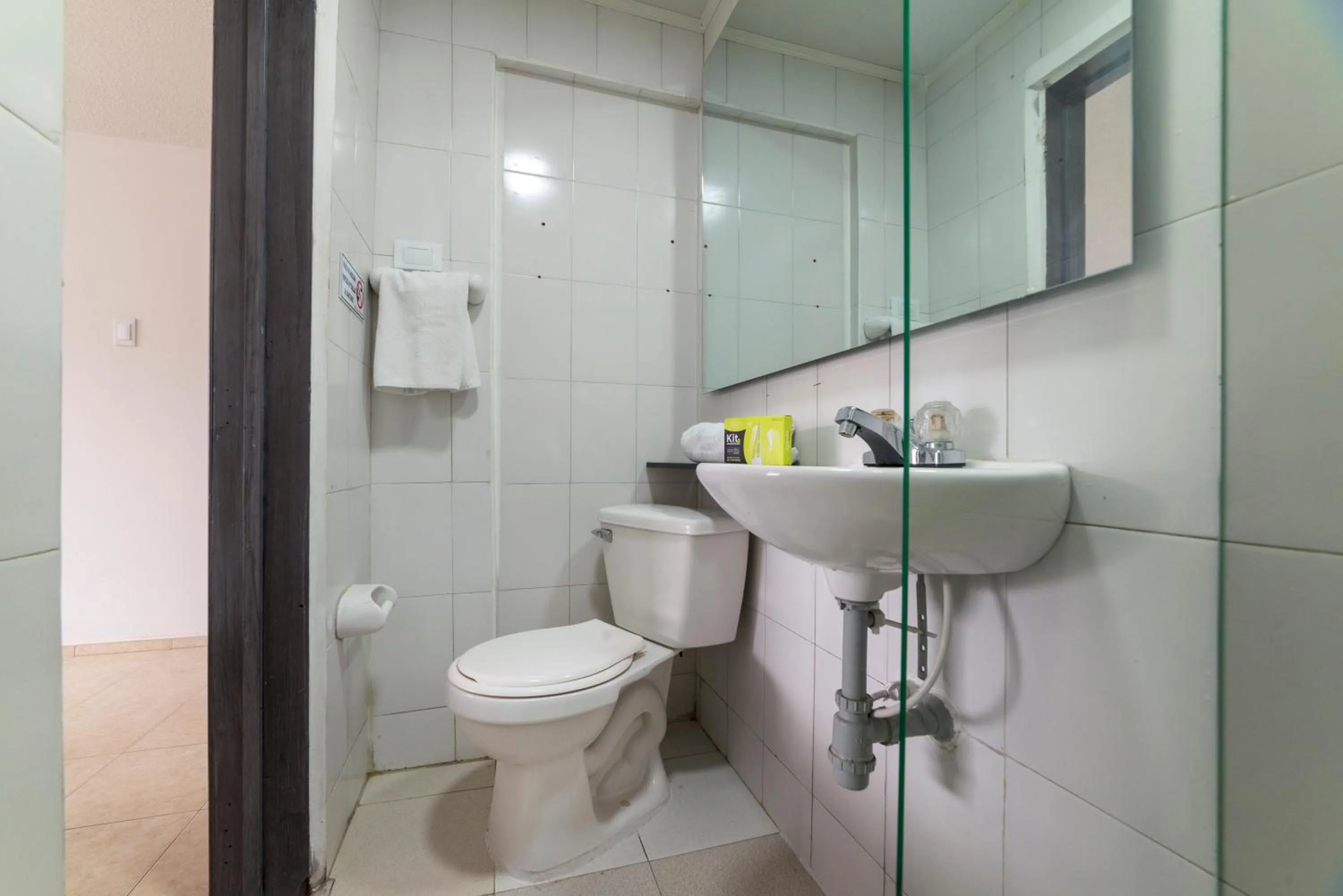 Shower in Ayenda 1055 Agora INN Corferias