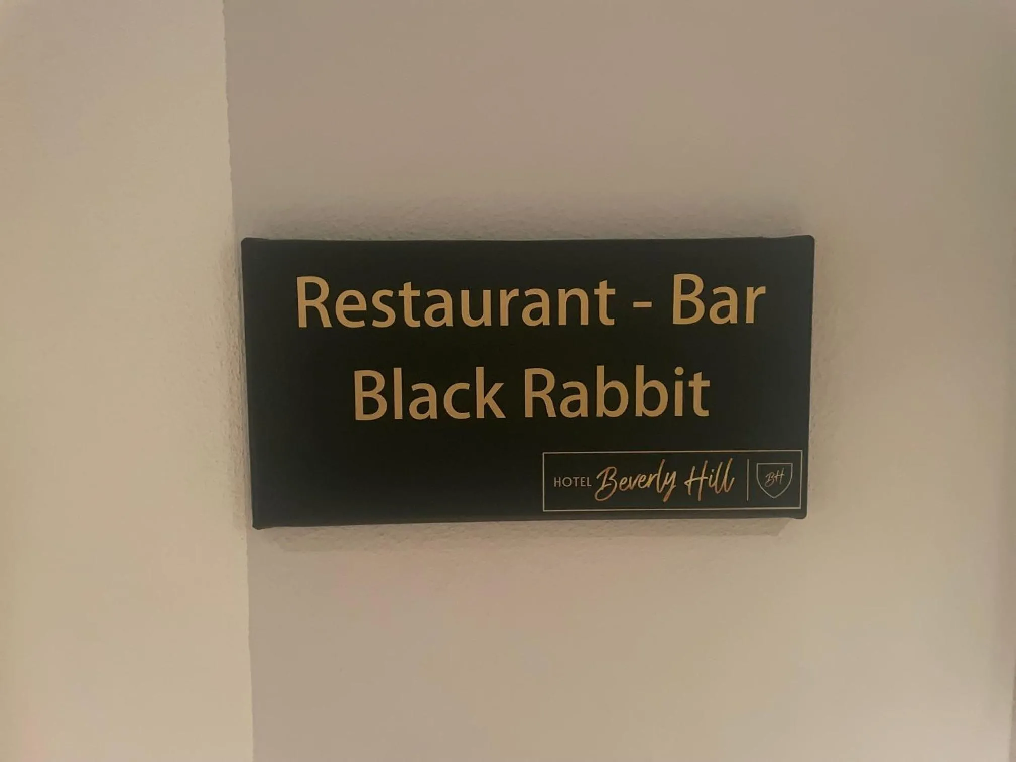 Logo/Certificate/Sign in Hotel Beverly Hill
