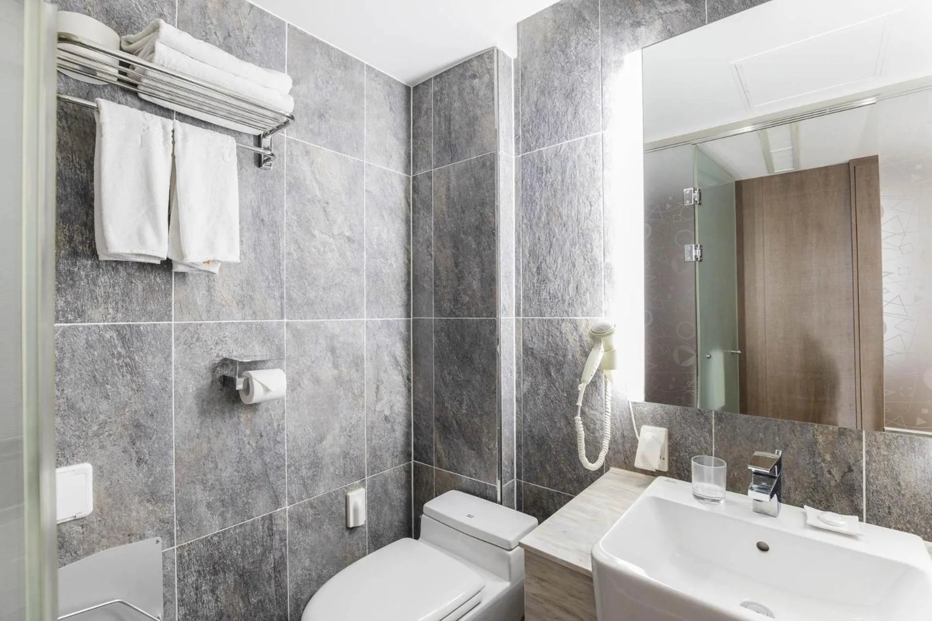 Shower in Hotel Elora