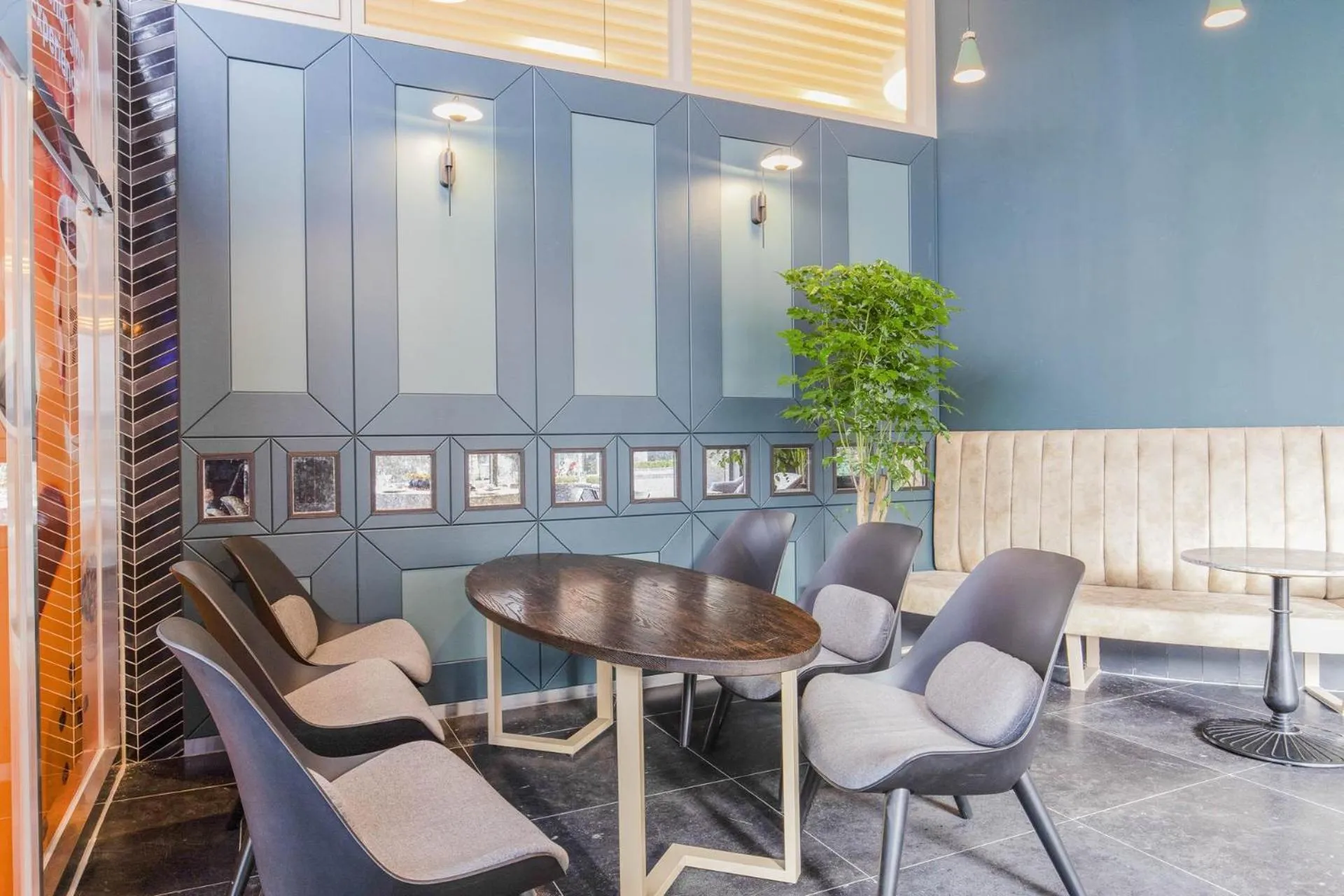 Seating area in Hotel Elora