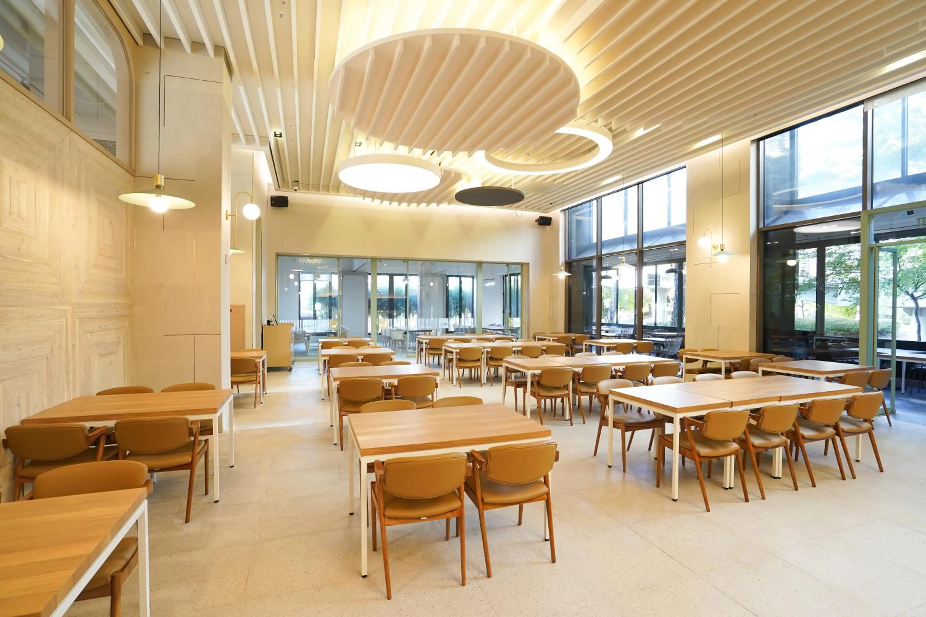 Restaurant/places to eat in Hotel Elora