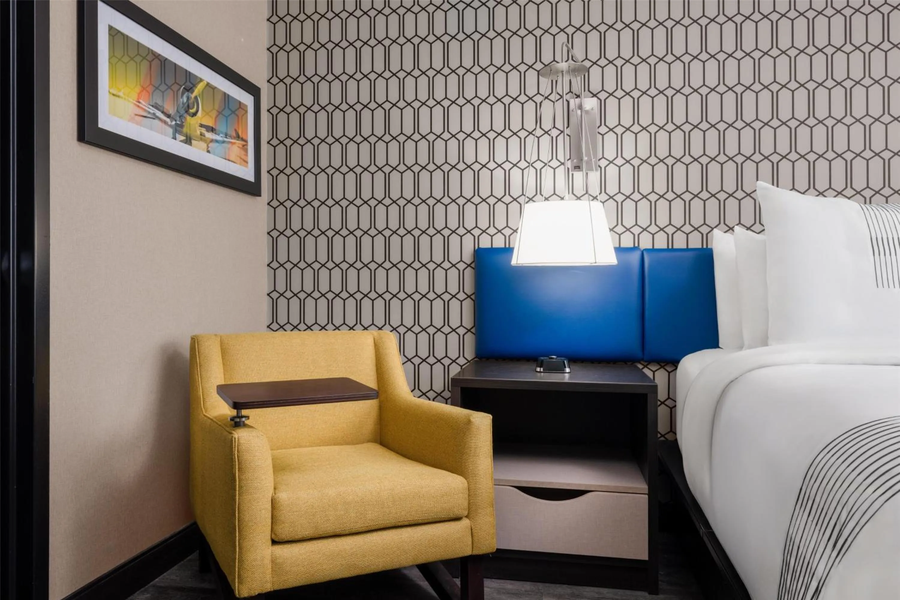 Bedroom, Bed in GLō Best Western Bronx NYC