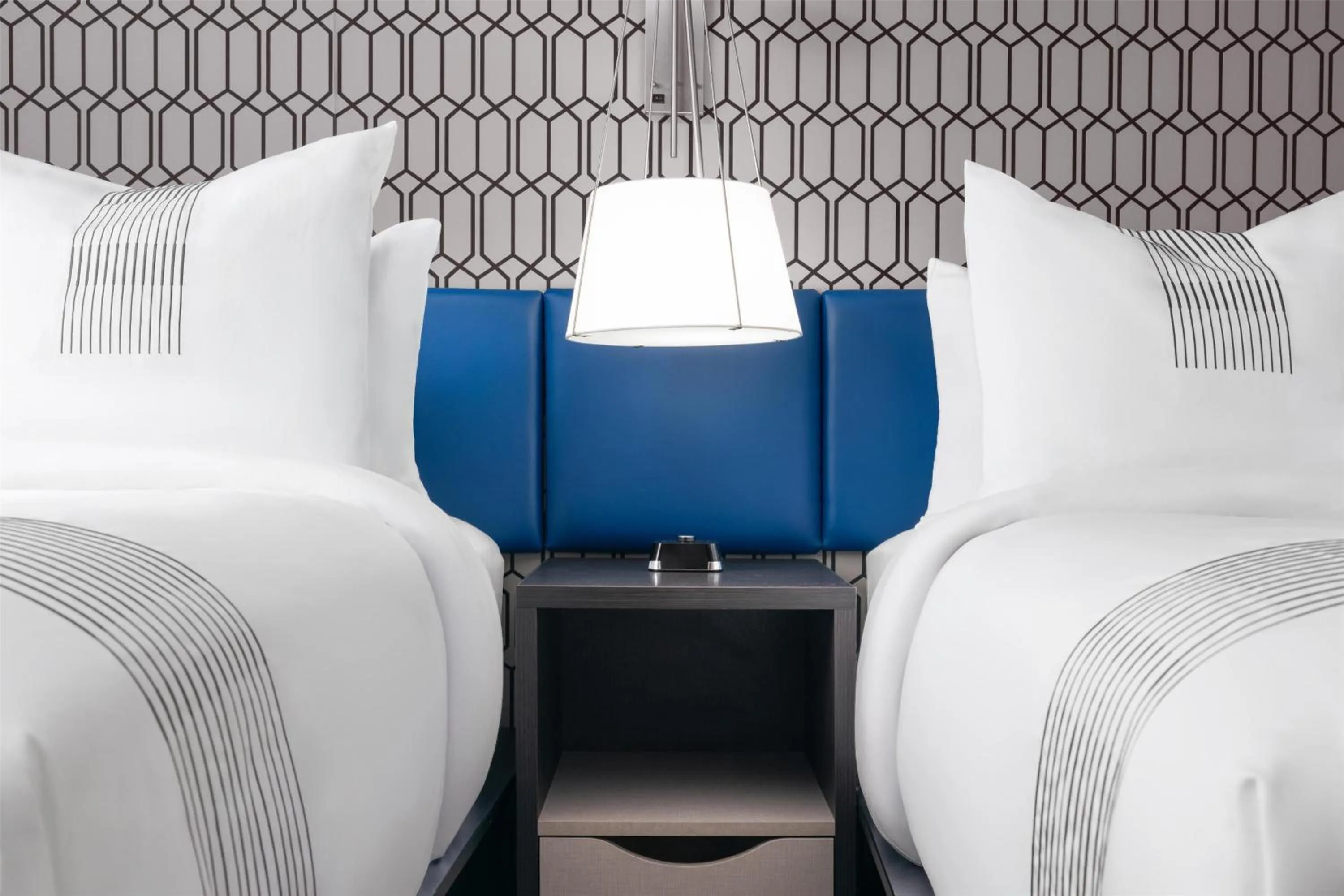 Bedroom, Bed in GLō Best Western Bronx NYC