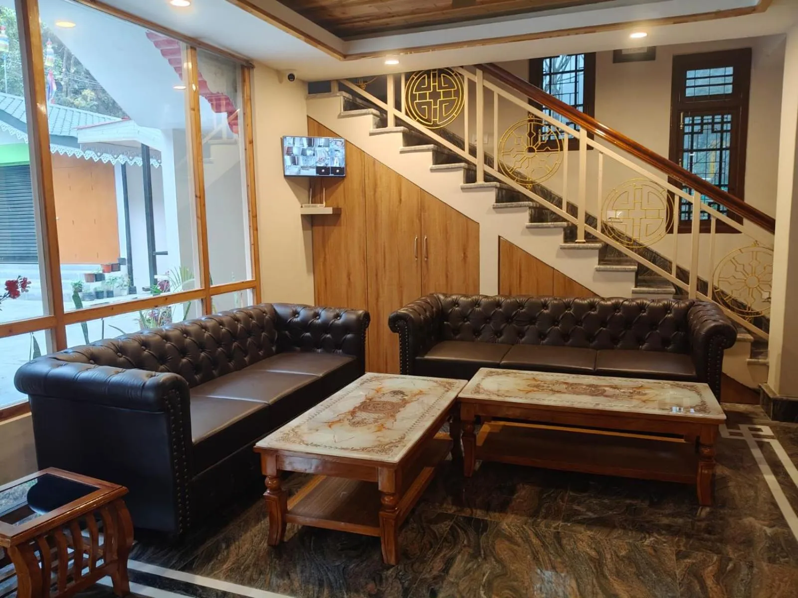 Living room in Nature's Nest Resort