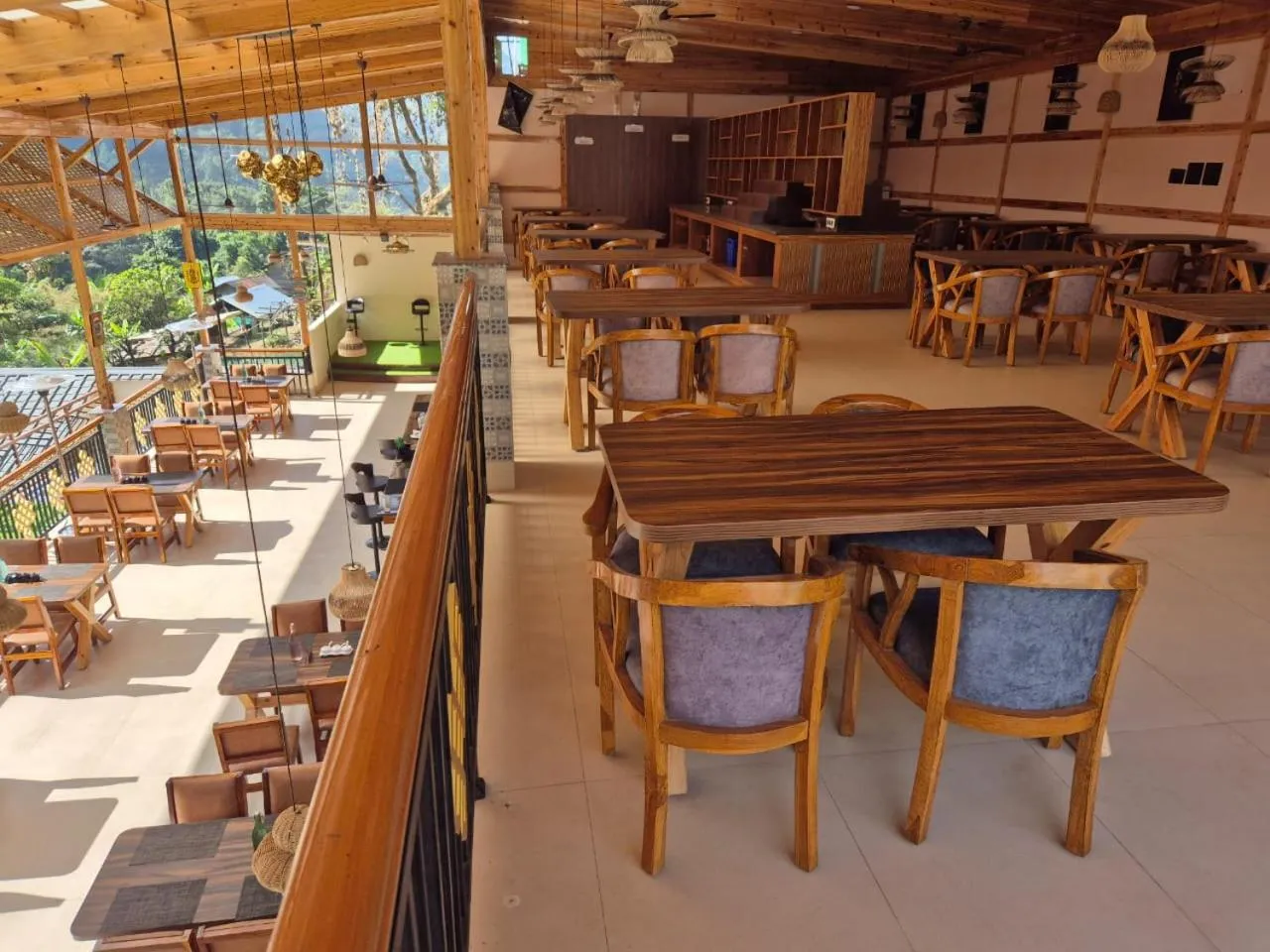 Restaurant/places to eat in Nature's Nest Resort