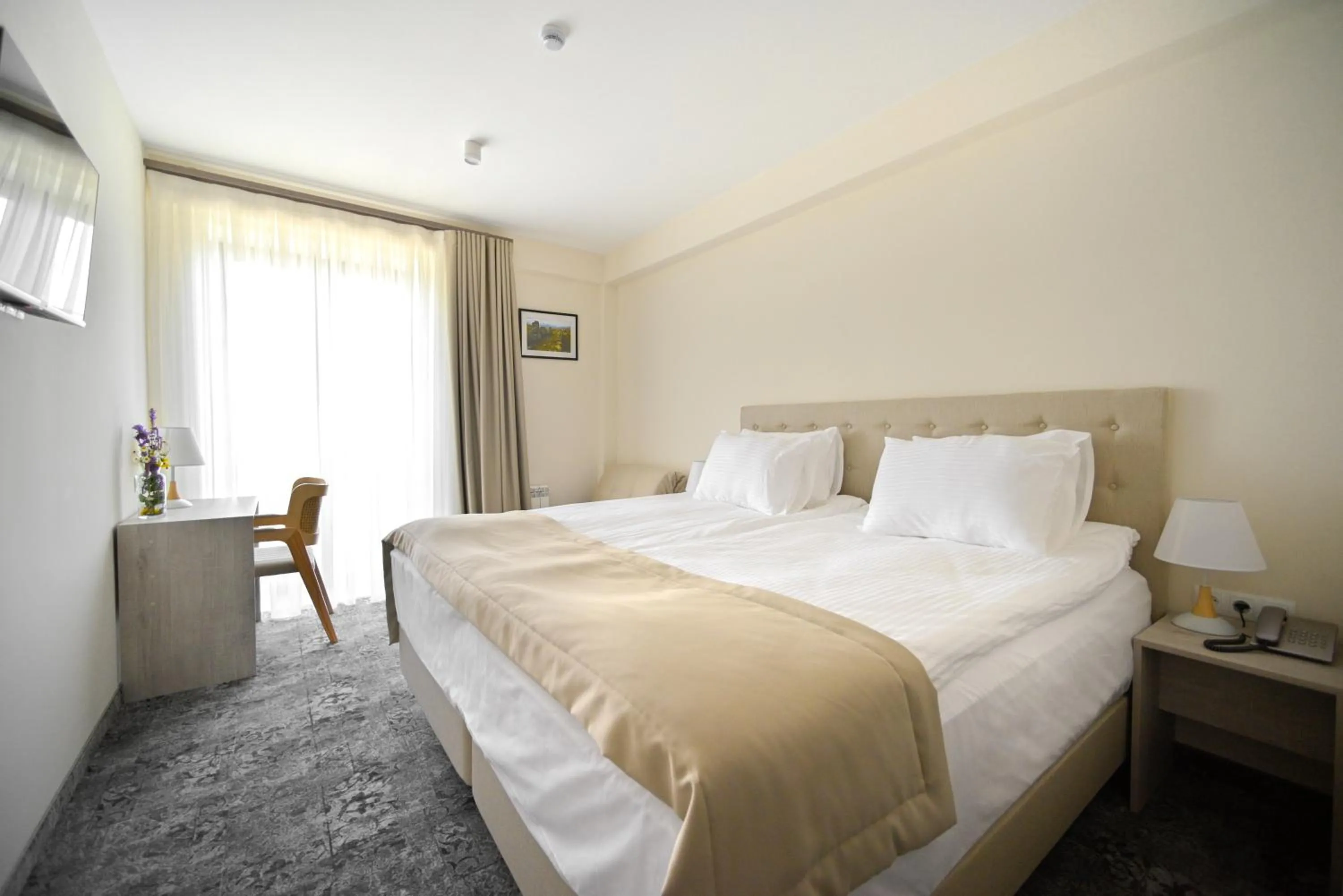 Bed in Stonehenge Hotel & Restaurant