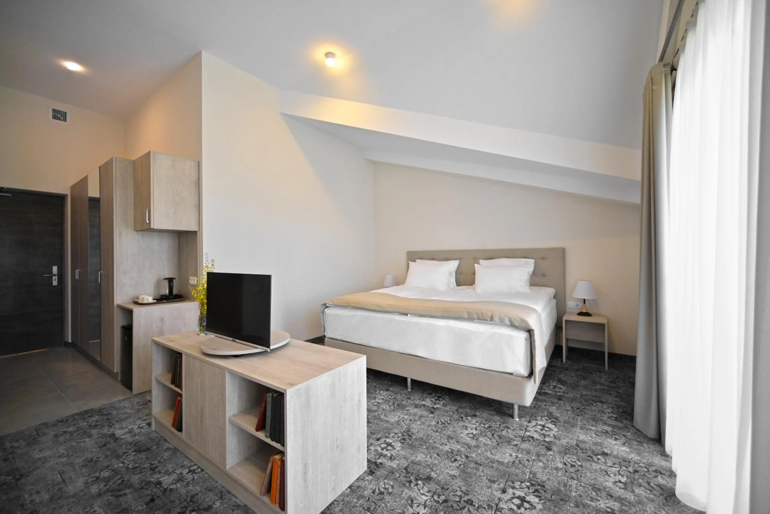Bed in Stonehenge Hotel & Restaurant