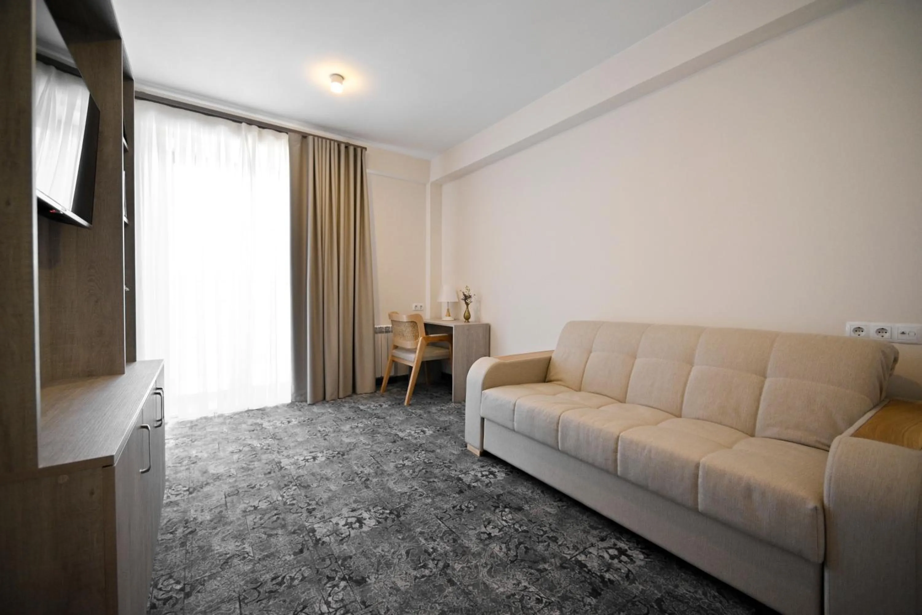 TV and multimedia in Stonehenge Hotel & Restaurant