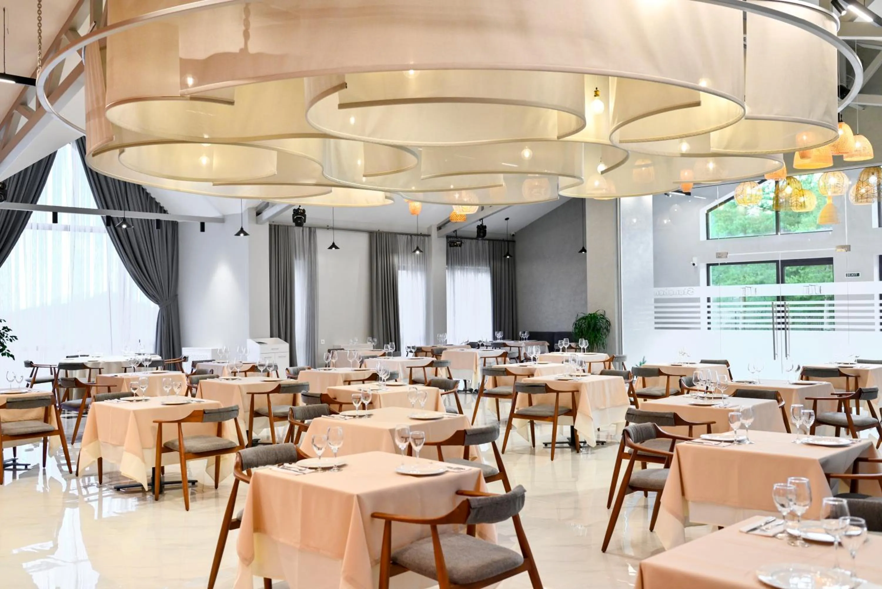 Restaurant/places to eat in Stonehenge Hotel & Restaurant