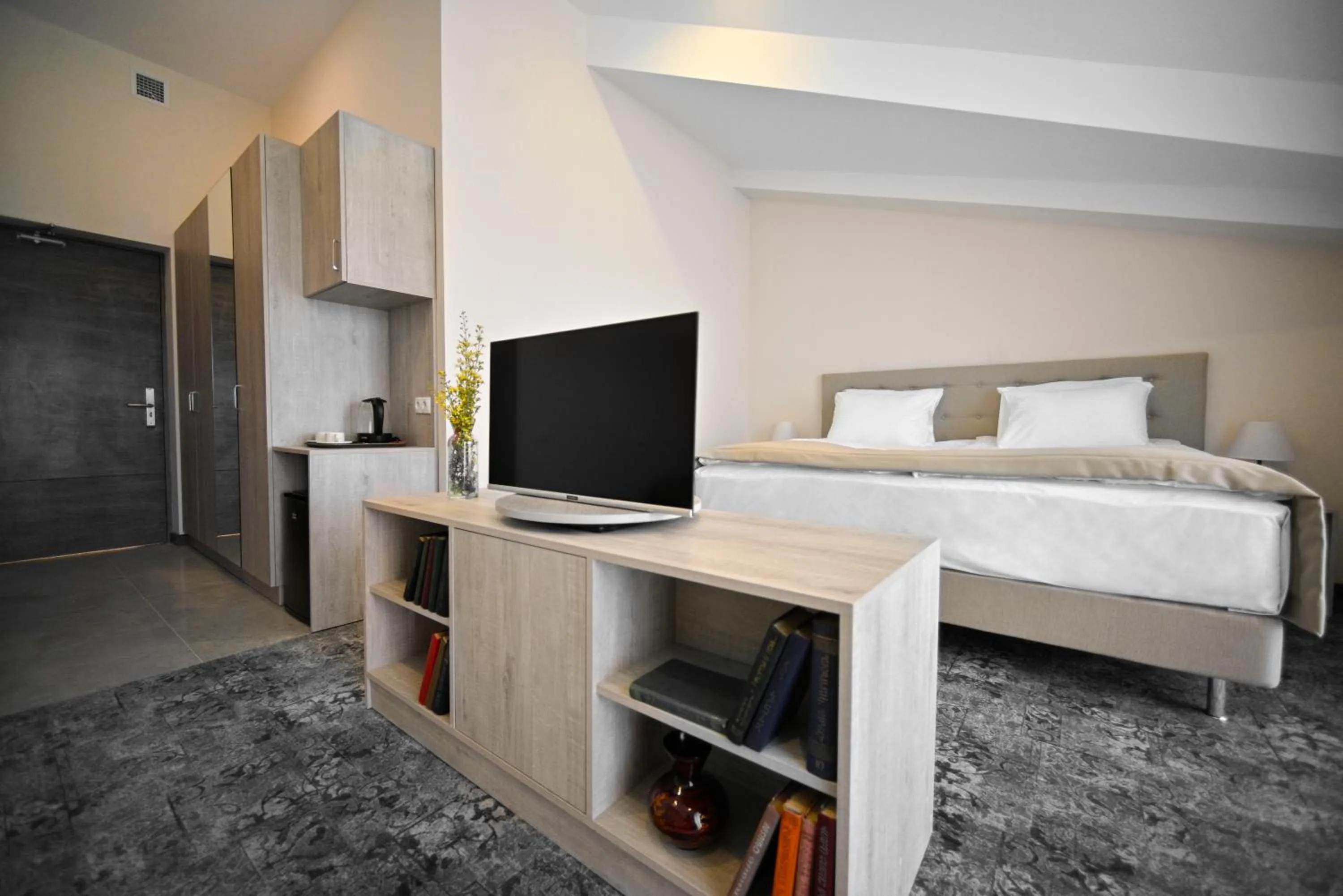 Bed in Stonehenge Hotel & Restaurant