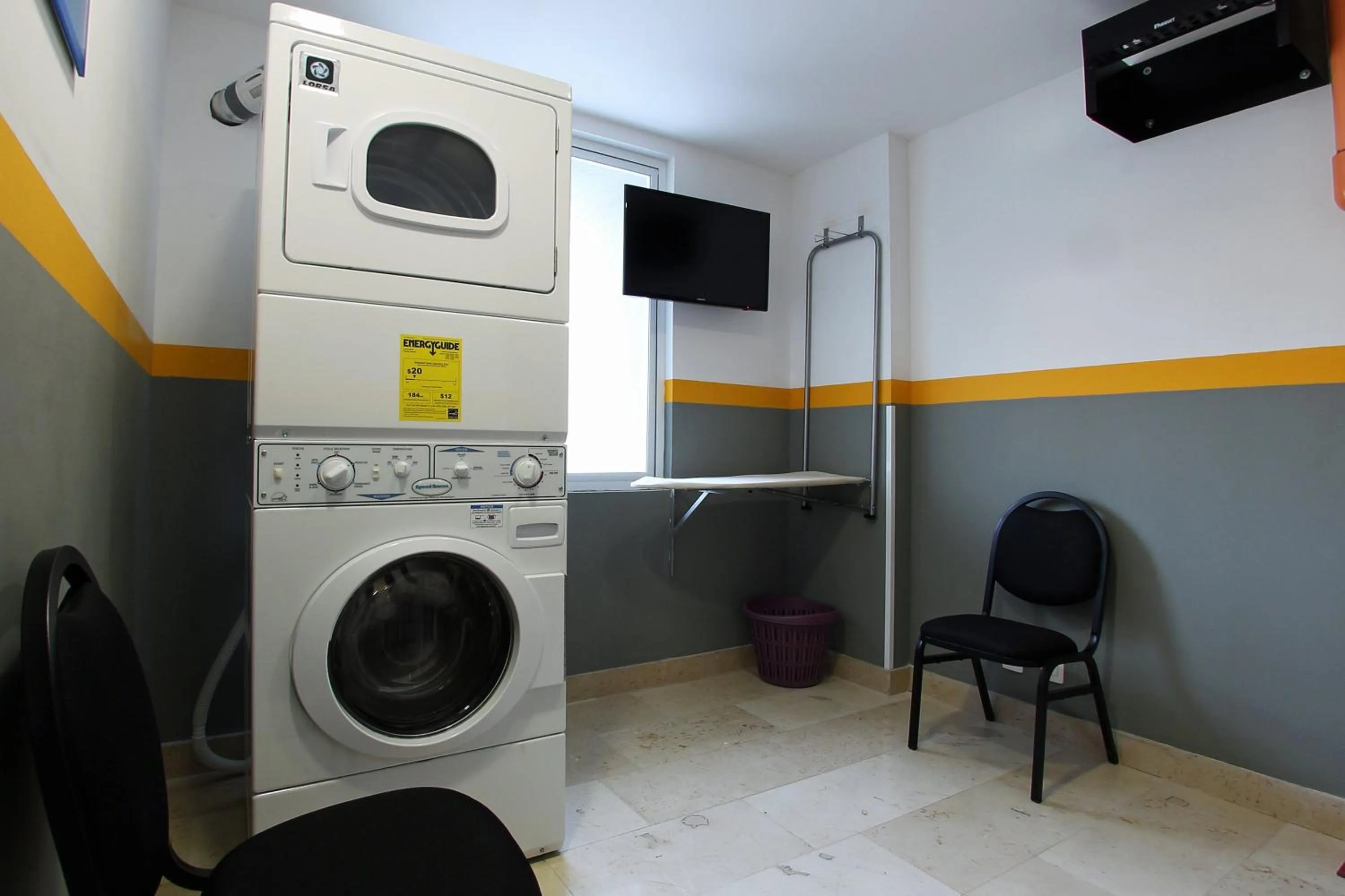 Decorative detail in One Villahermosa 2000