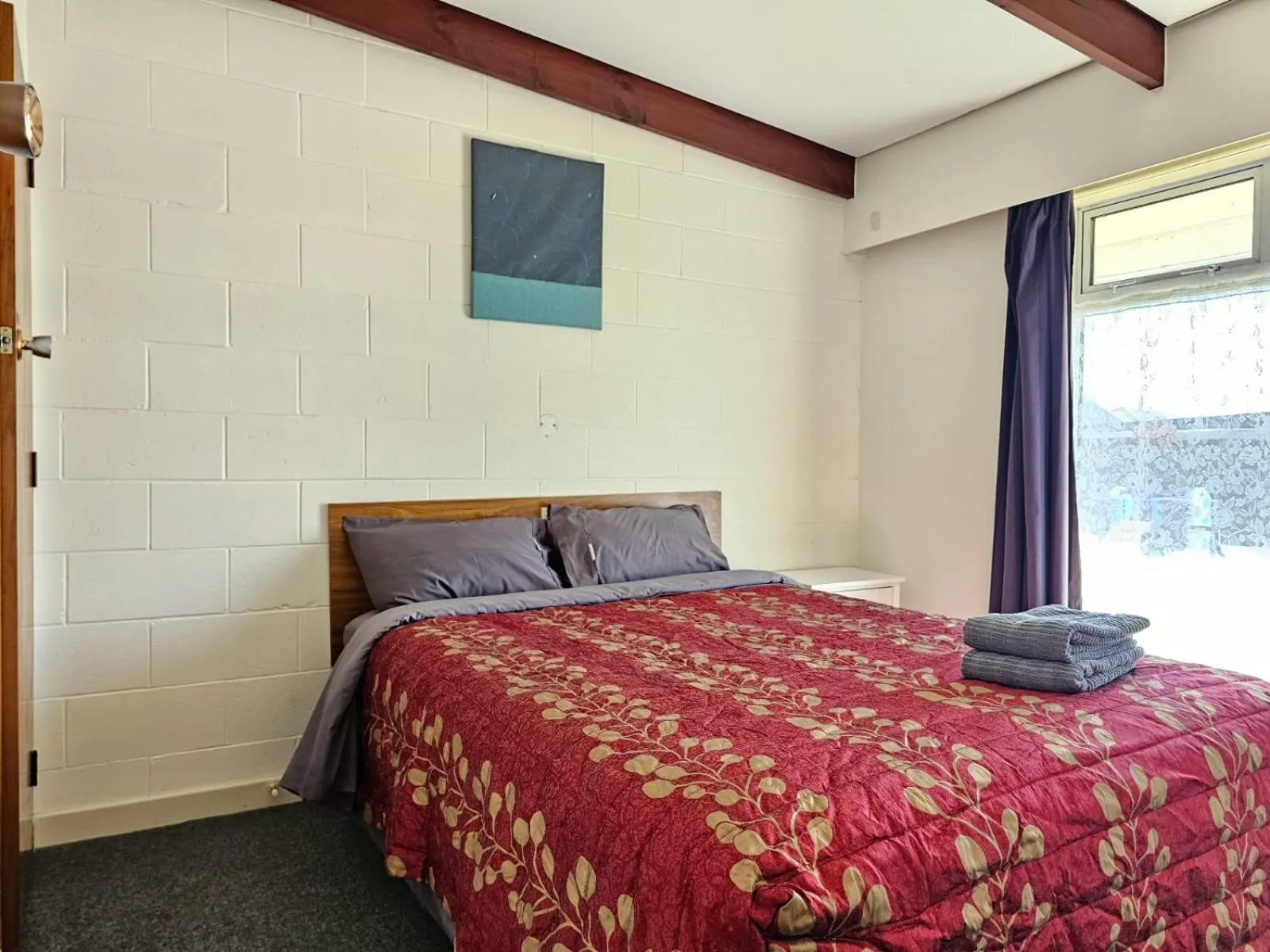 Bed in 45 On Avenal Motel