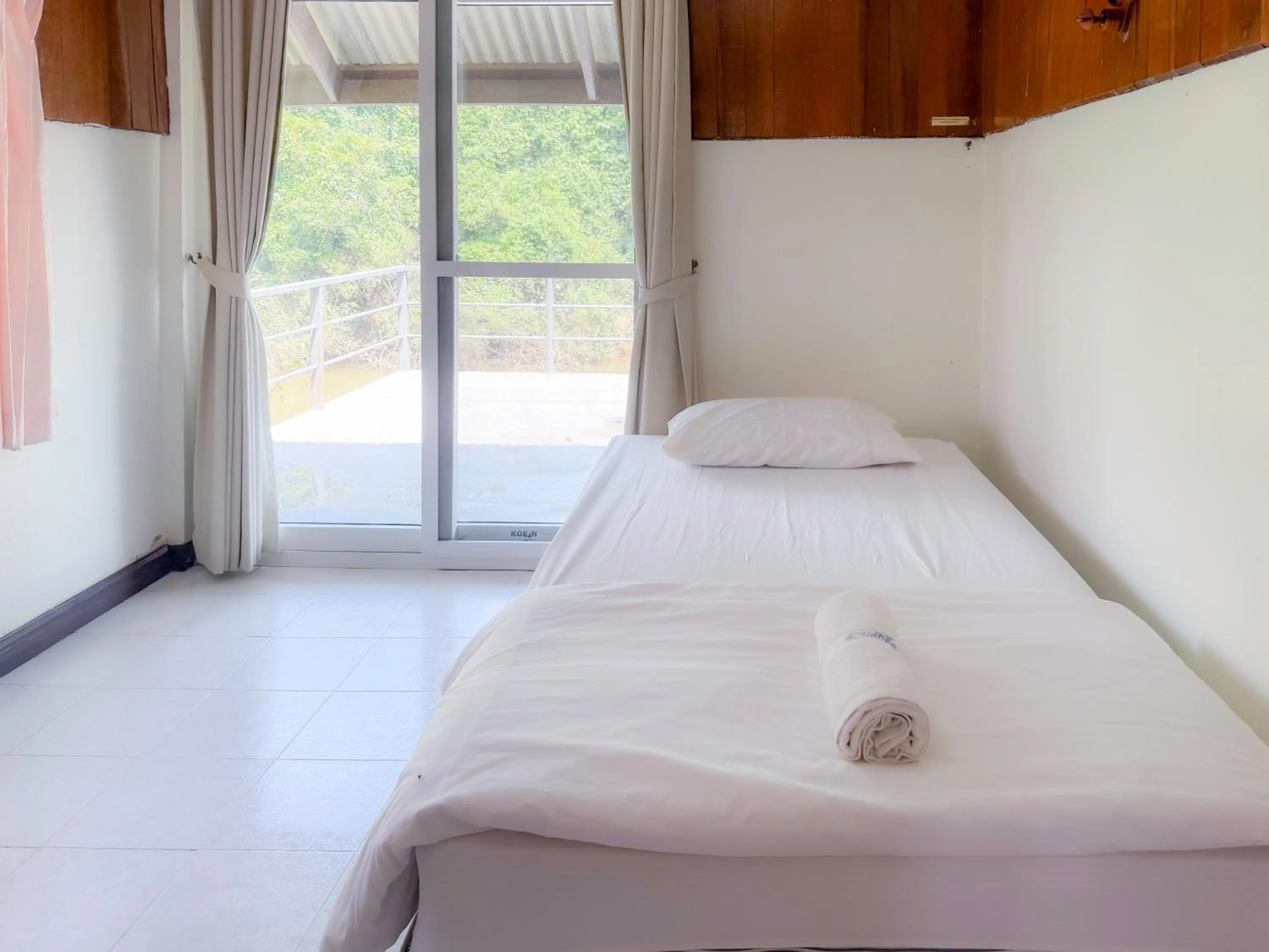 Bed in Saksupha Resort