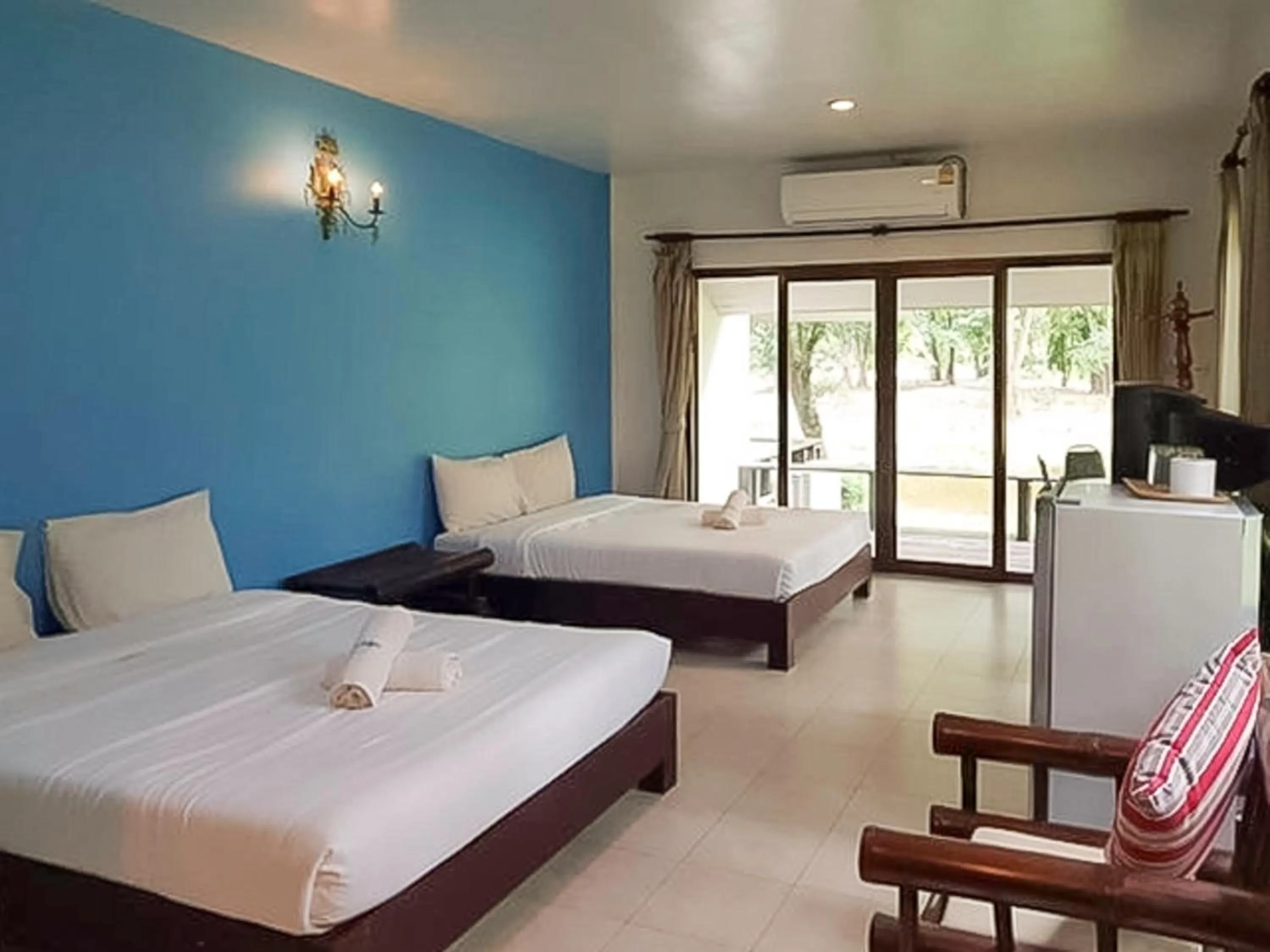 Photo of the whole room, Bed in Saksupha Resort