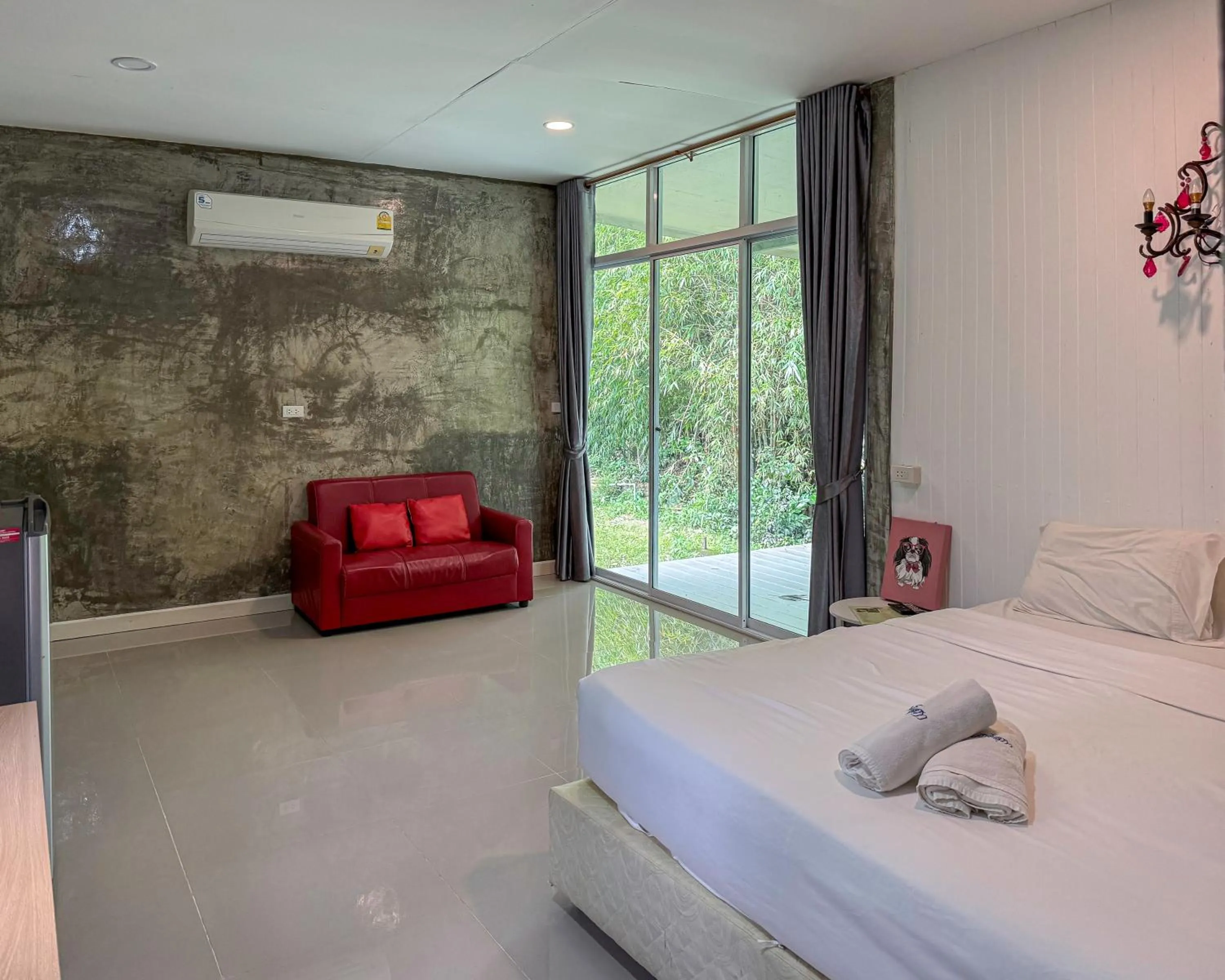 Bed in Saksupha Resort