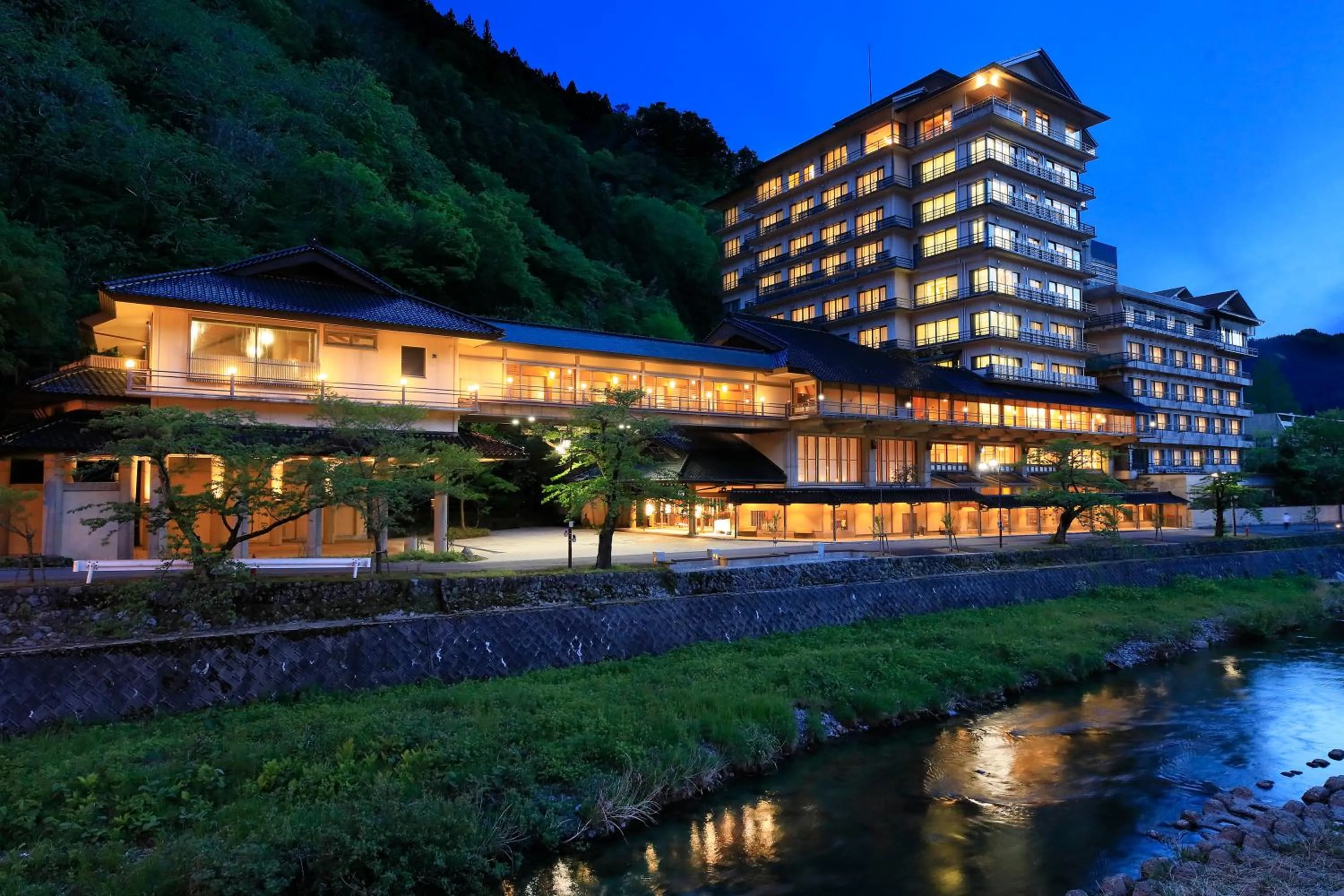 Property building in Bankokuya