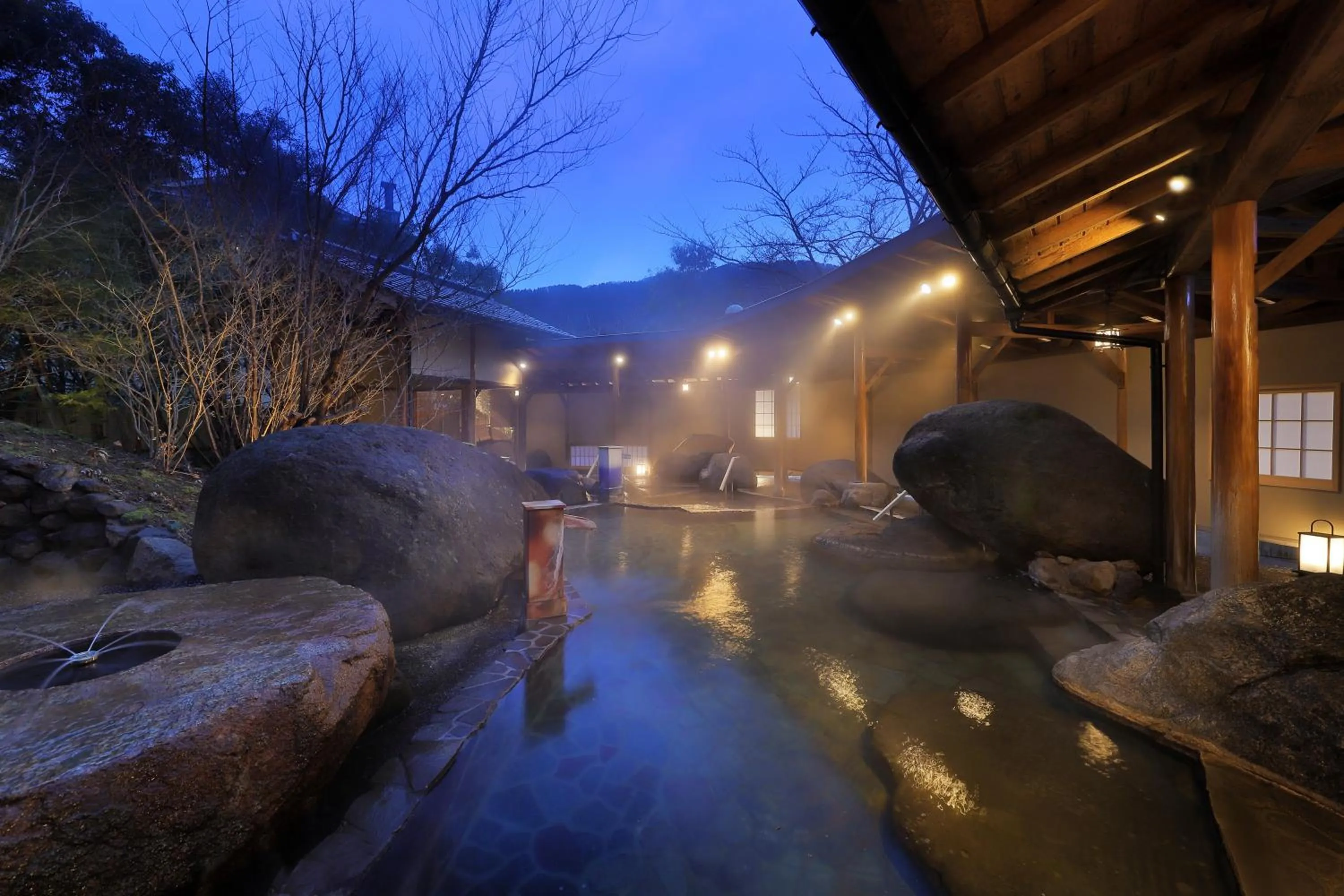 Hot Spring Bath in Bankokuya