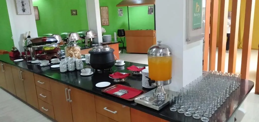 Restaurant/places to eat in Hotel Grand Karawang Indah