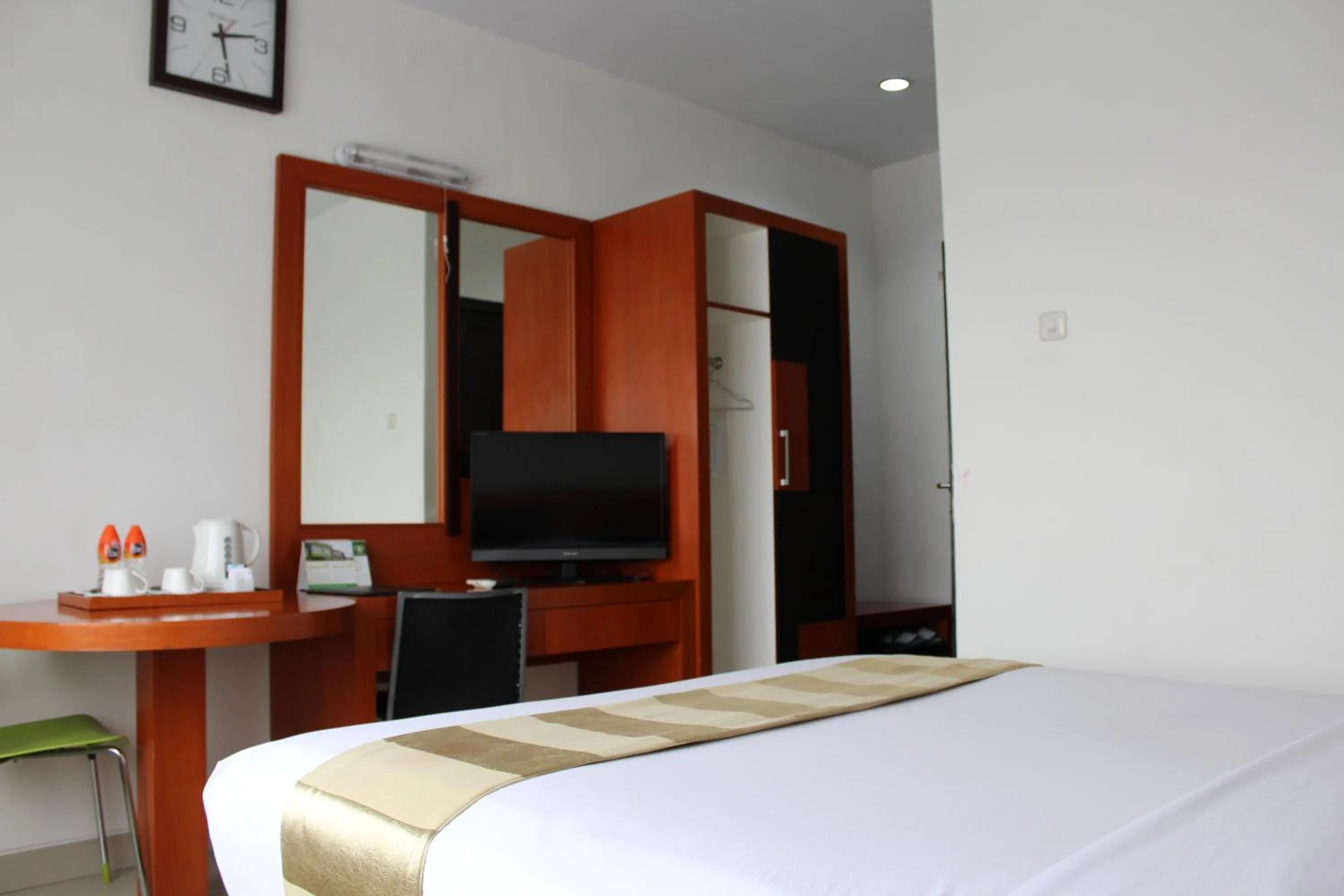 Bed in Hotel Grand Karawang Indah