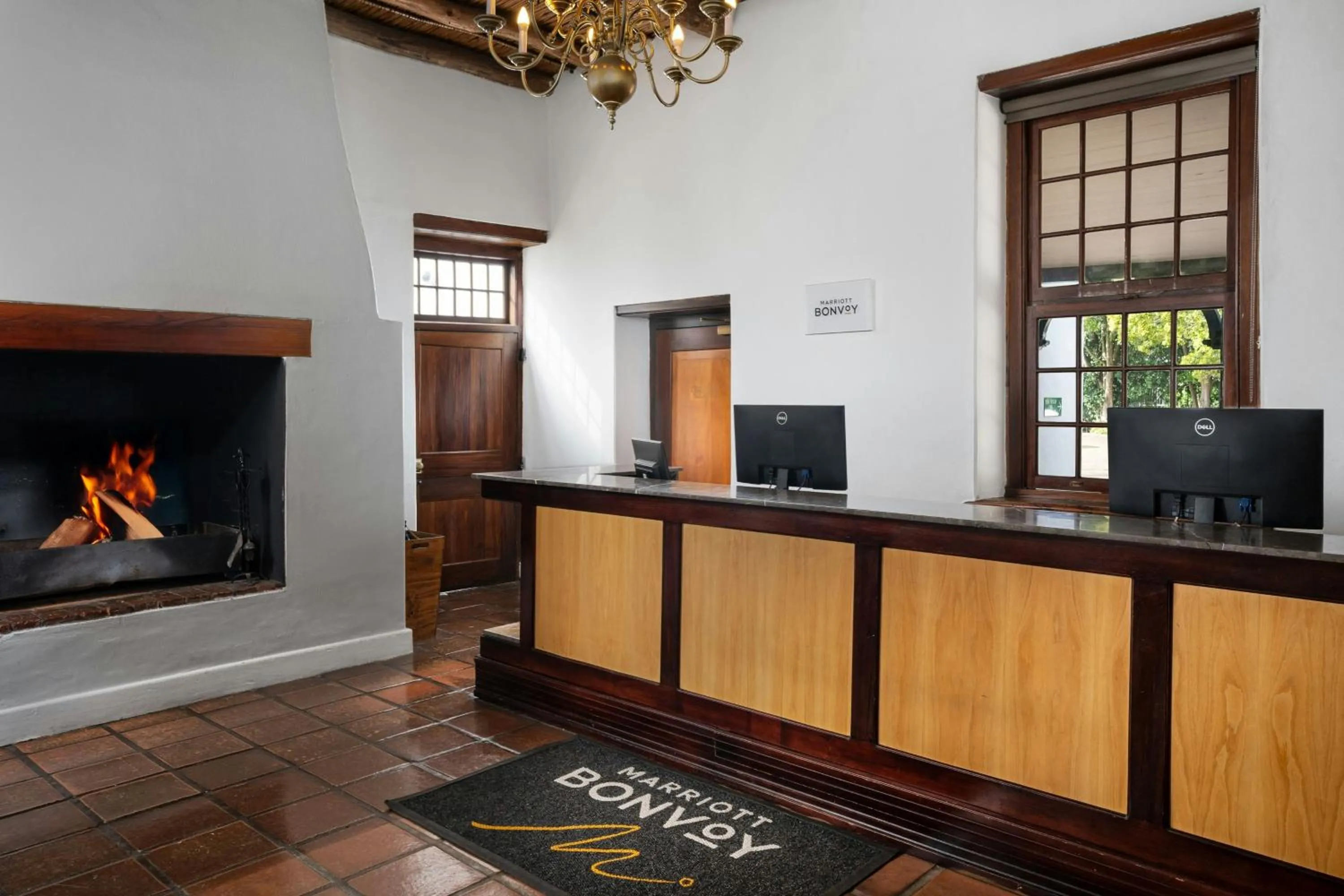 Lobby or reception in Protea Hotel by Marriott Cape Town Mowbray