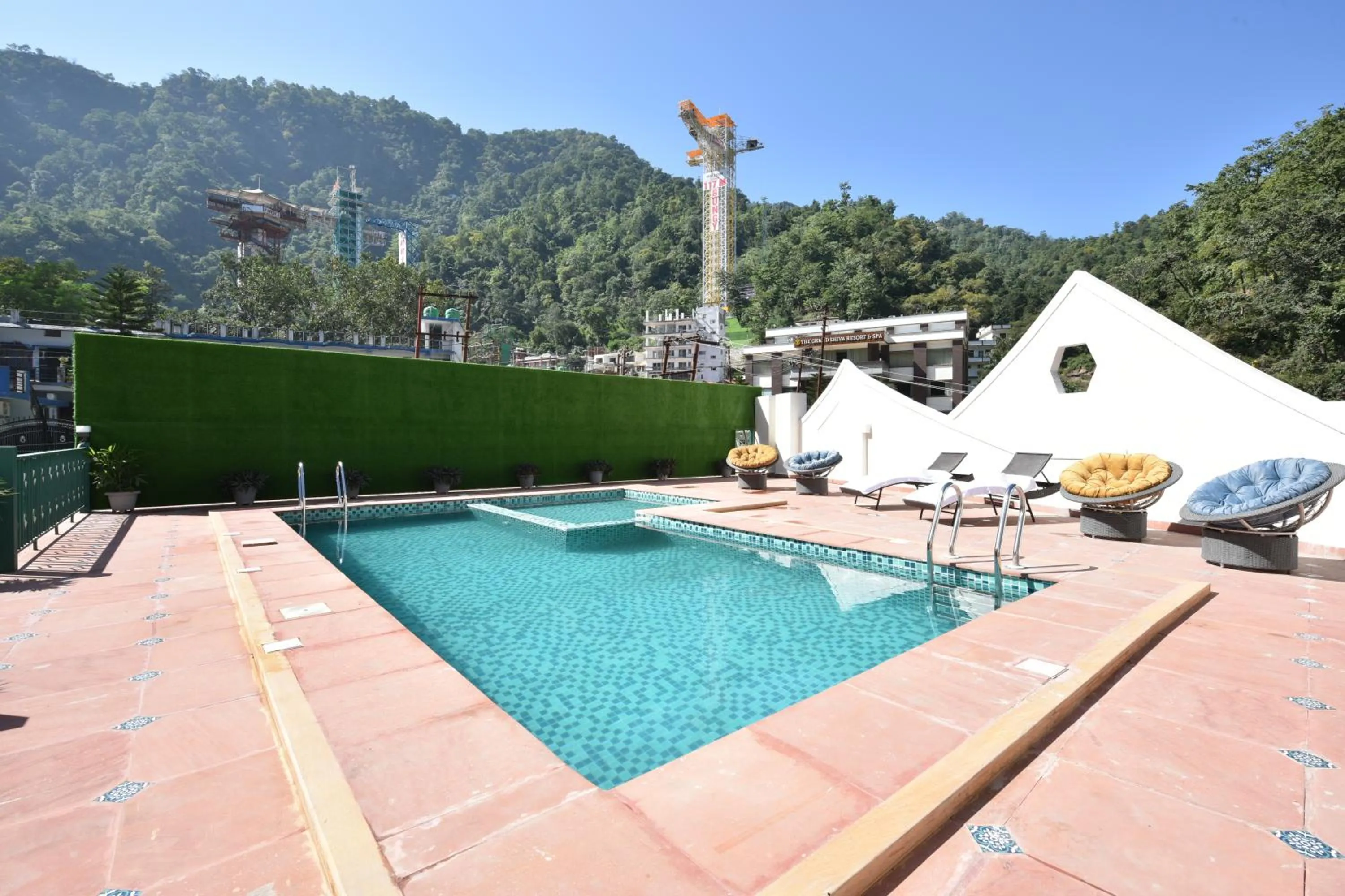 Swimming pool in Tiaraa Lite A Ganges Retreat