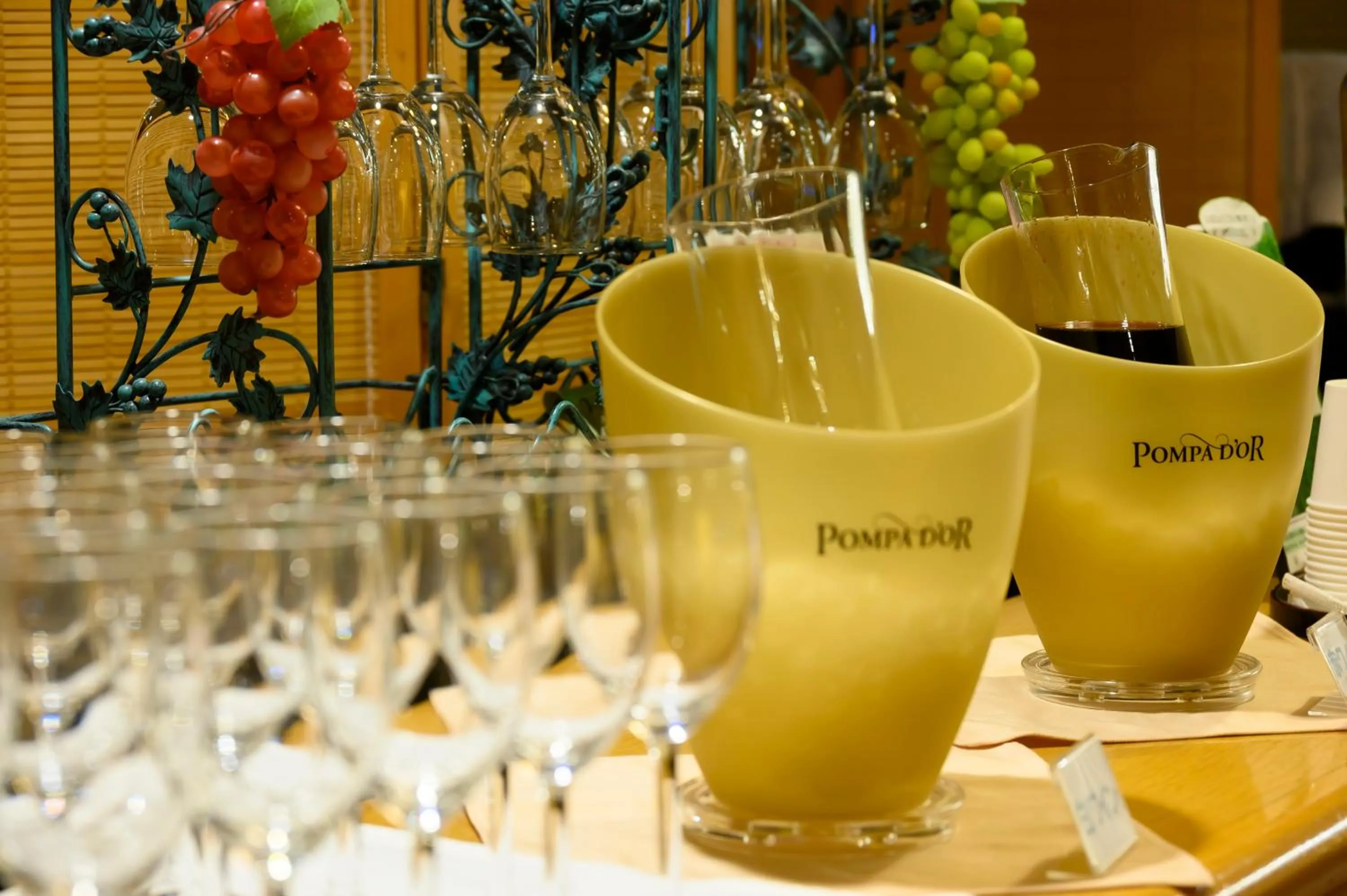 Lounge or bar in Senkeien Tsukioka Hotel