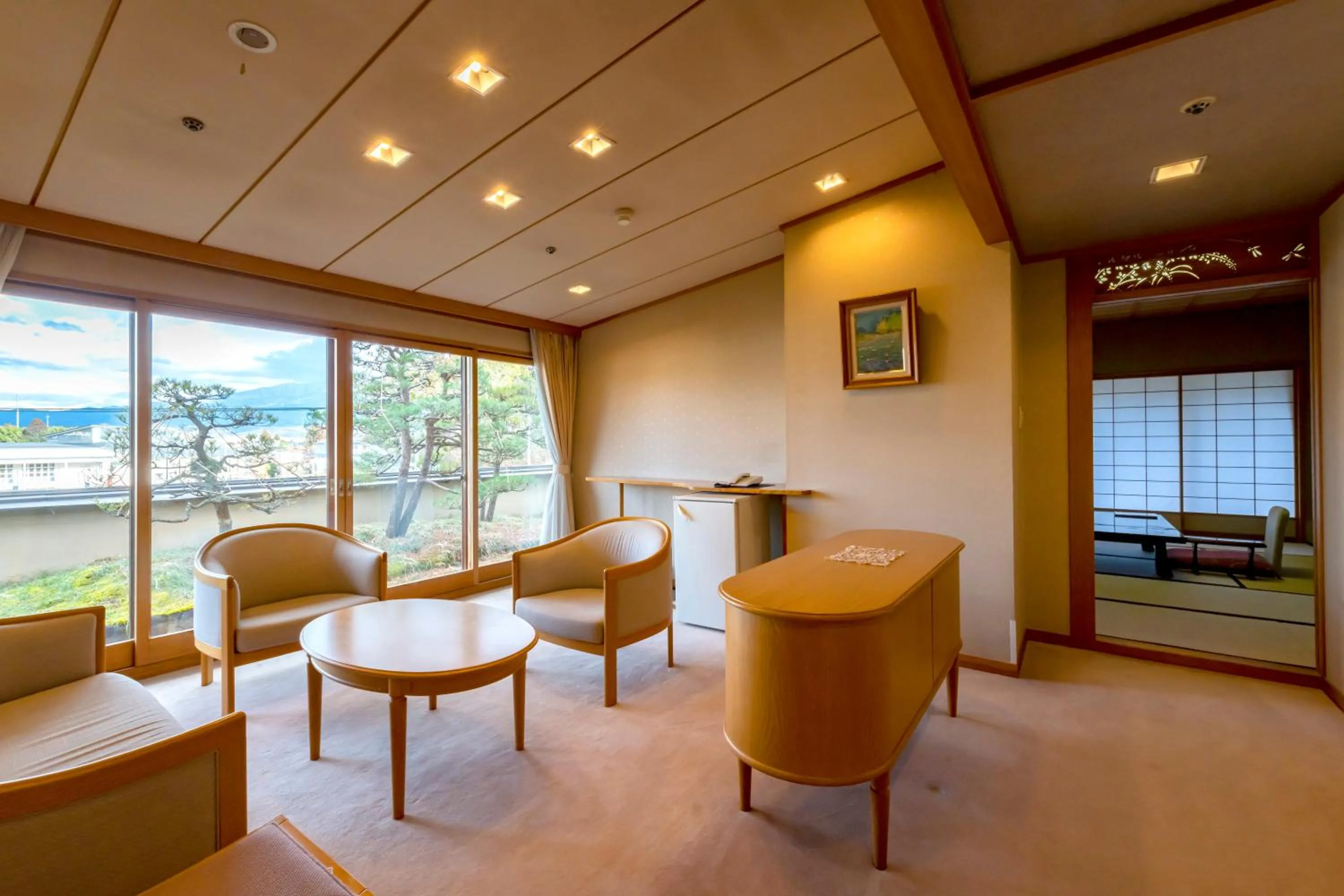 Living room in Senkeien Tsukioka Hotel