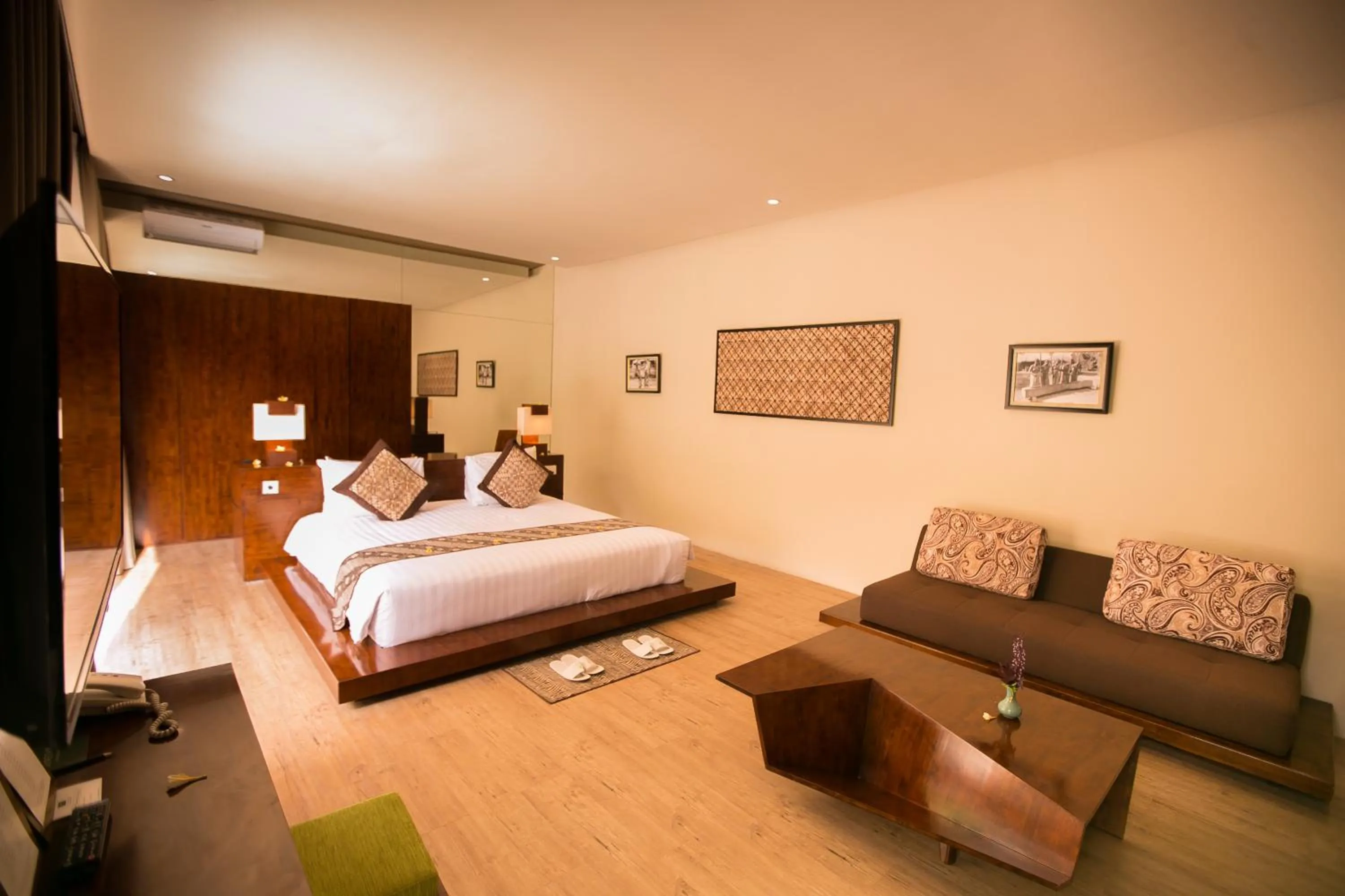 Bedroom, Bed in Senetan Villas and Spa Resort
