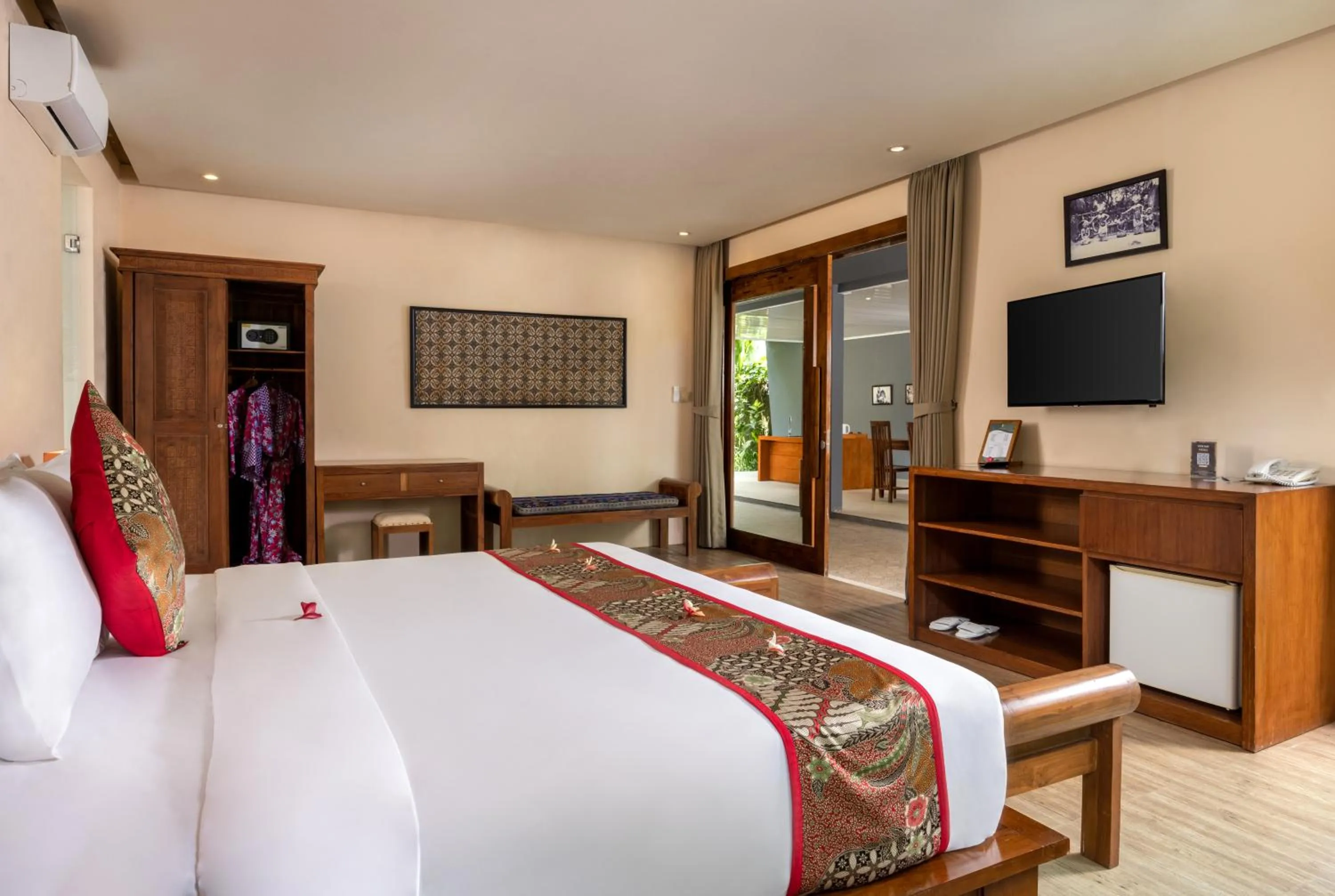 Bedroom, Bed in Senetan Villas and Spa Resort