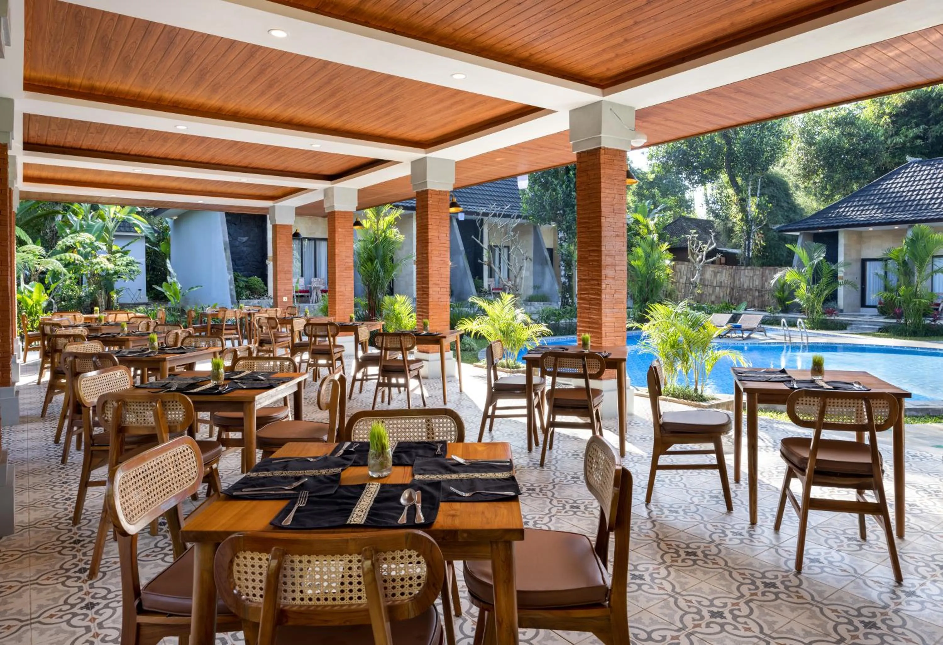 Restaurant/places to eat in Senetan Villas and Spa Resort