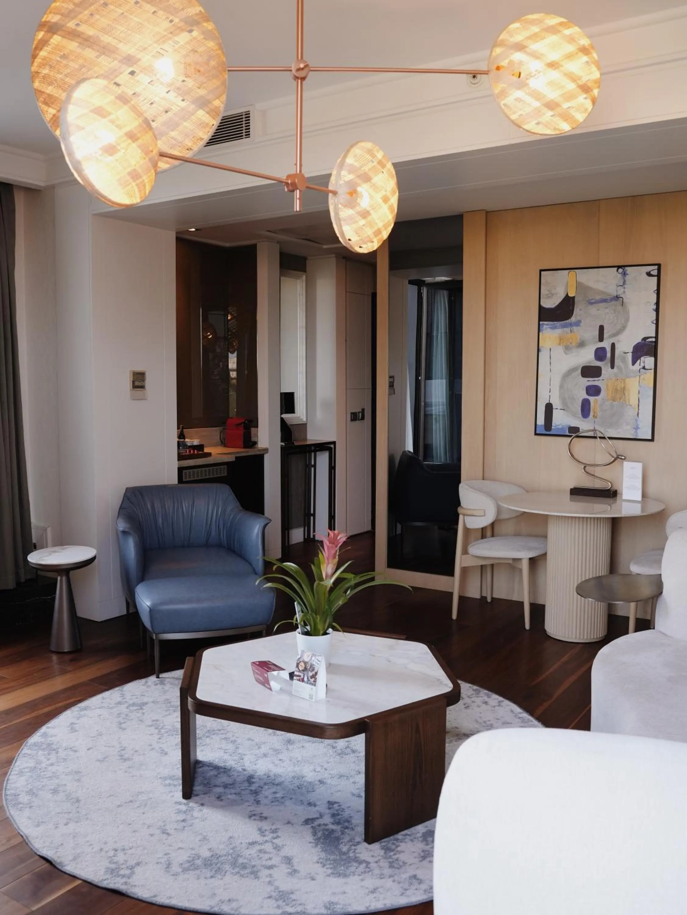 Seating area in Mövenpick Istanbul Hotel Golden Horn