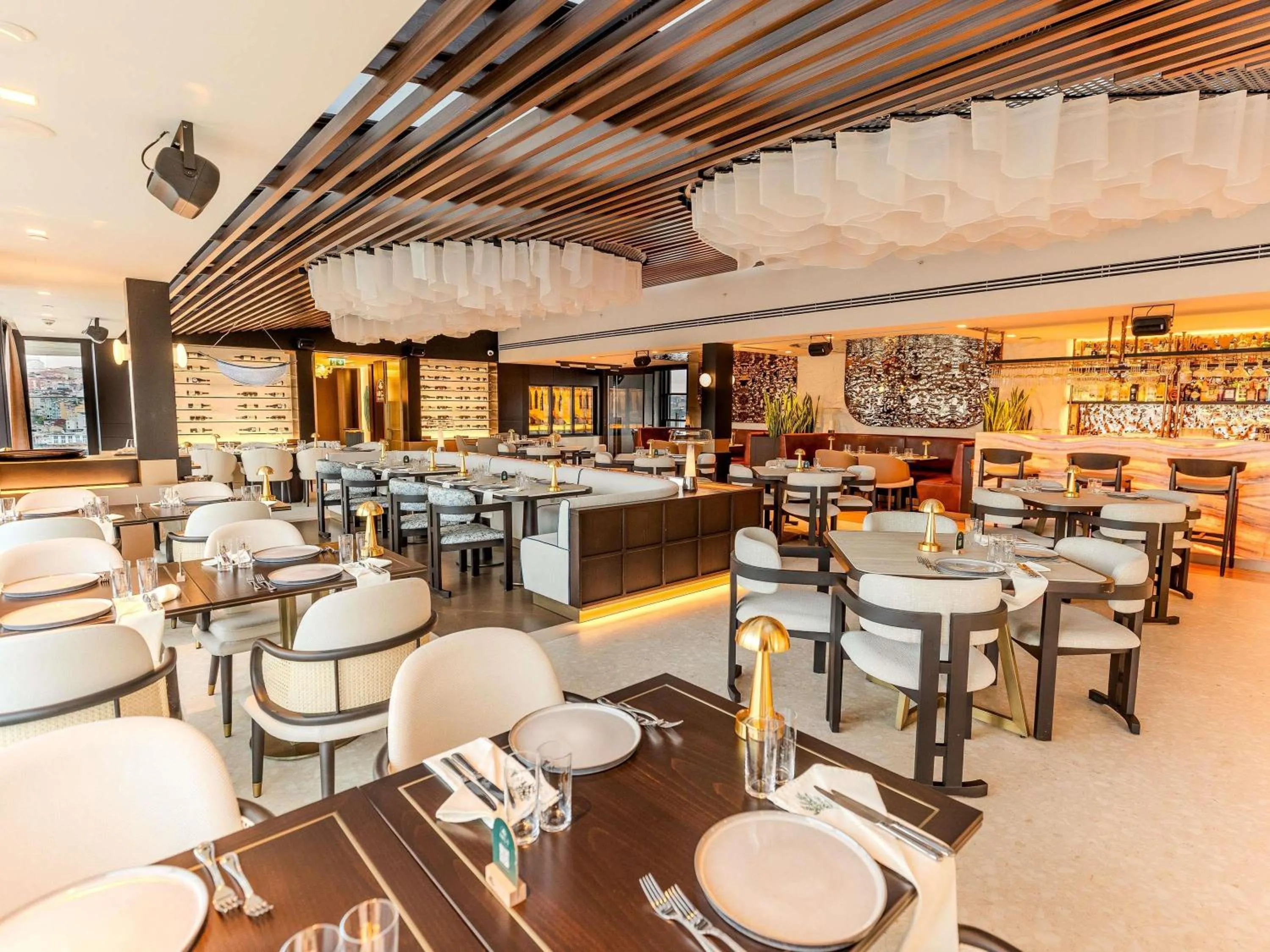 Restaurant/places to eat in Mövenpick Istanbul Hotel Golden Horn