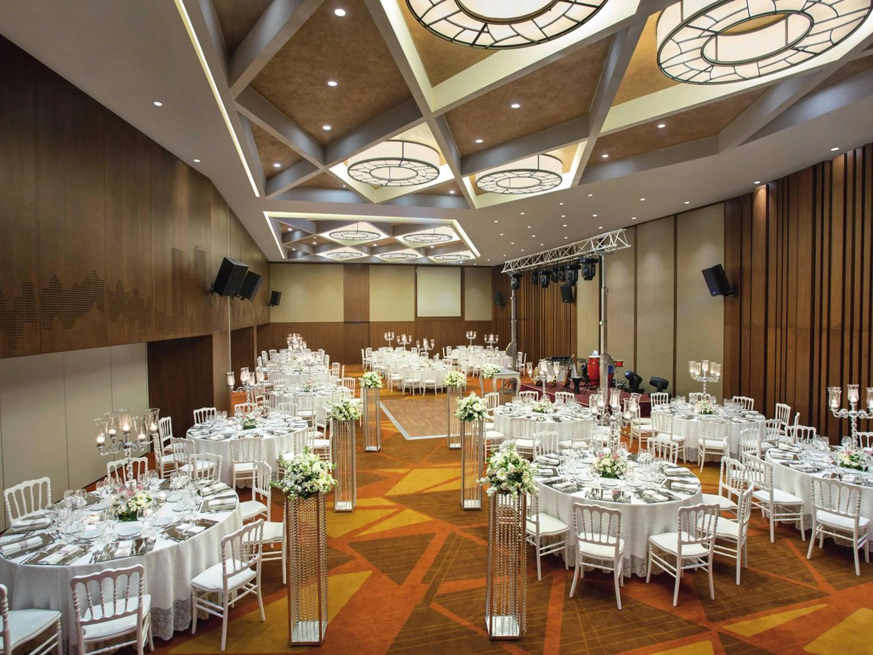 wedding in Mövenpick Istanbul Hotel Golden Horn