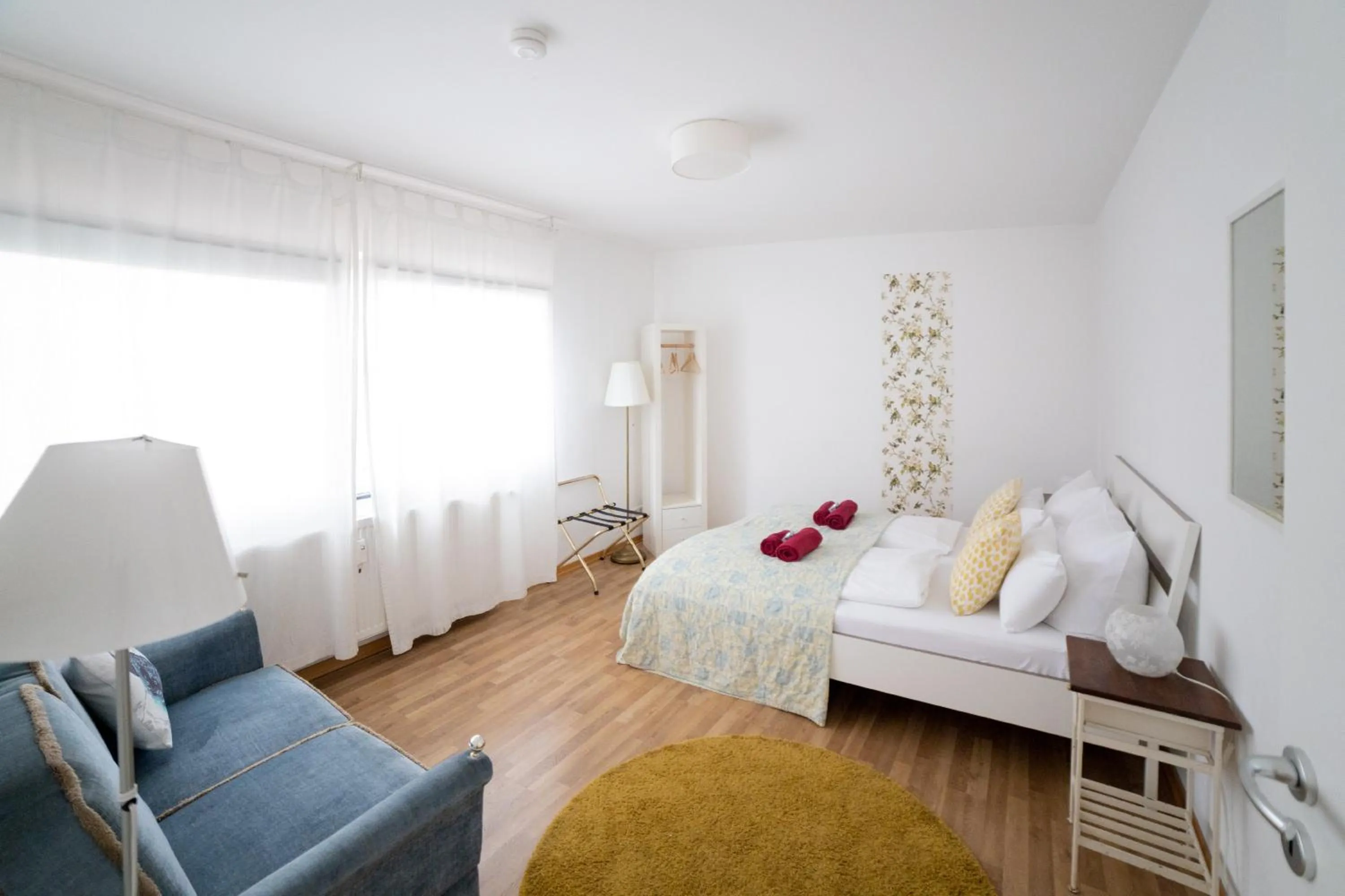 Bedroom, Bed in B&B MY PLACE mit Frühstückspaket - with Breakfastbox