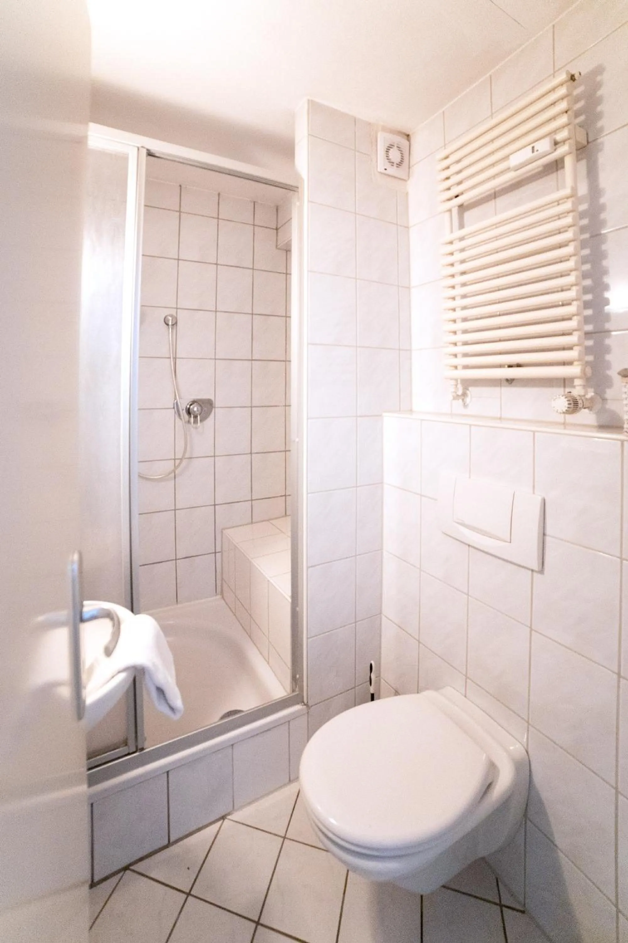 Bathroom in B&B MY PLACE mit Frühstückspaket - with Breakfastbox