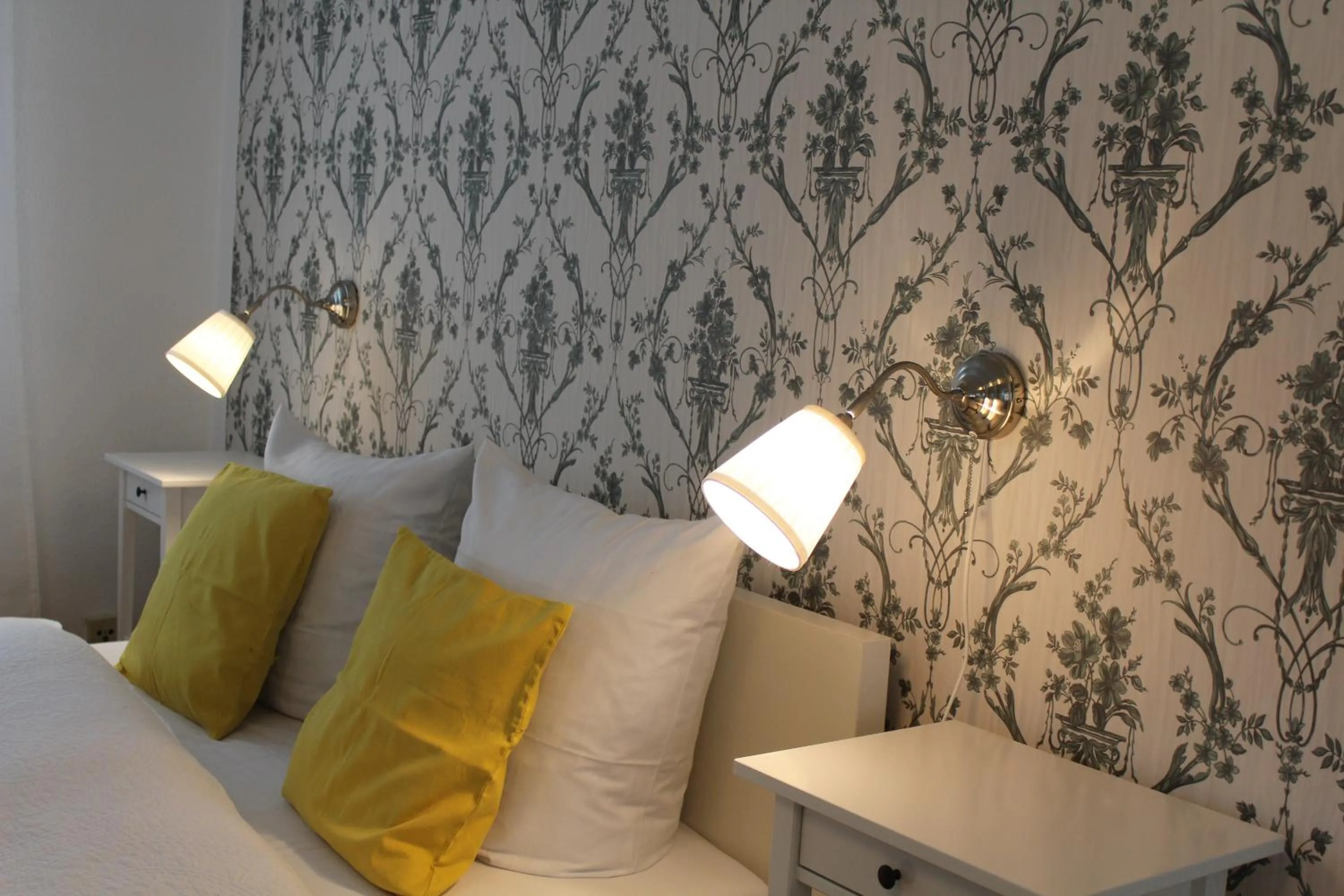 Decorative detail, Bed in B&B MY PLACE mit Frühstückspaket - with Breakfastbox