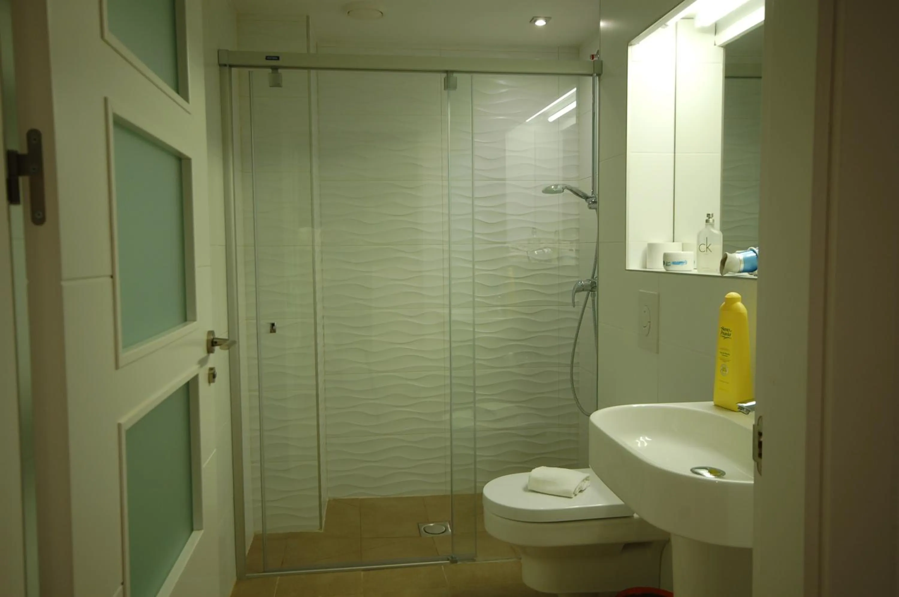 Bathroom in Resort Sitges Apartment