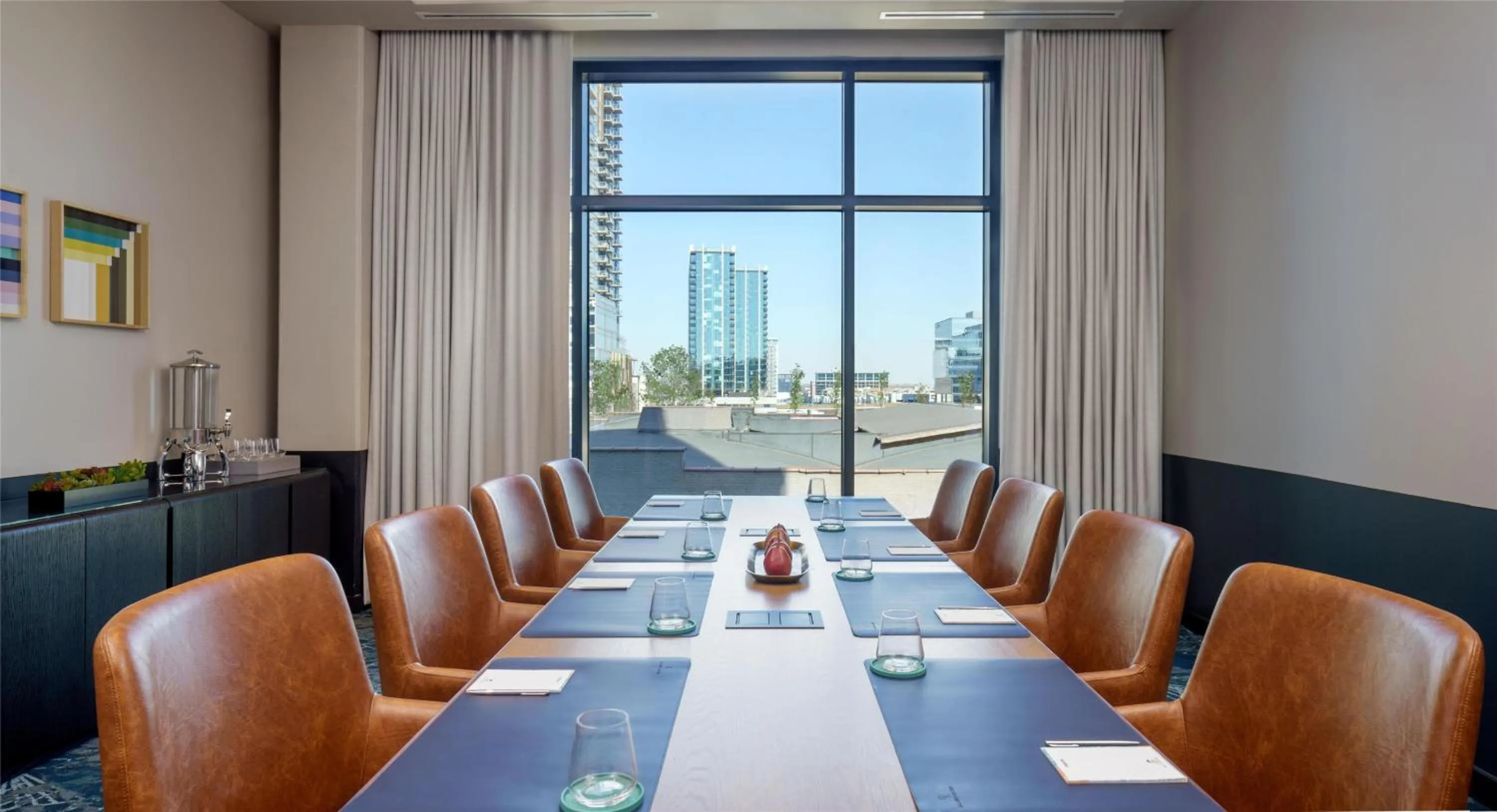 Meeting/conference room in Caption by Hyatt Downtown Nashville