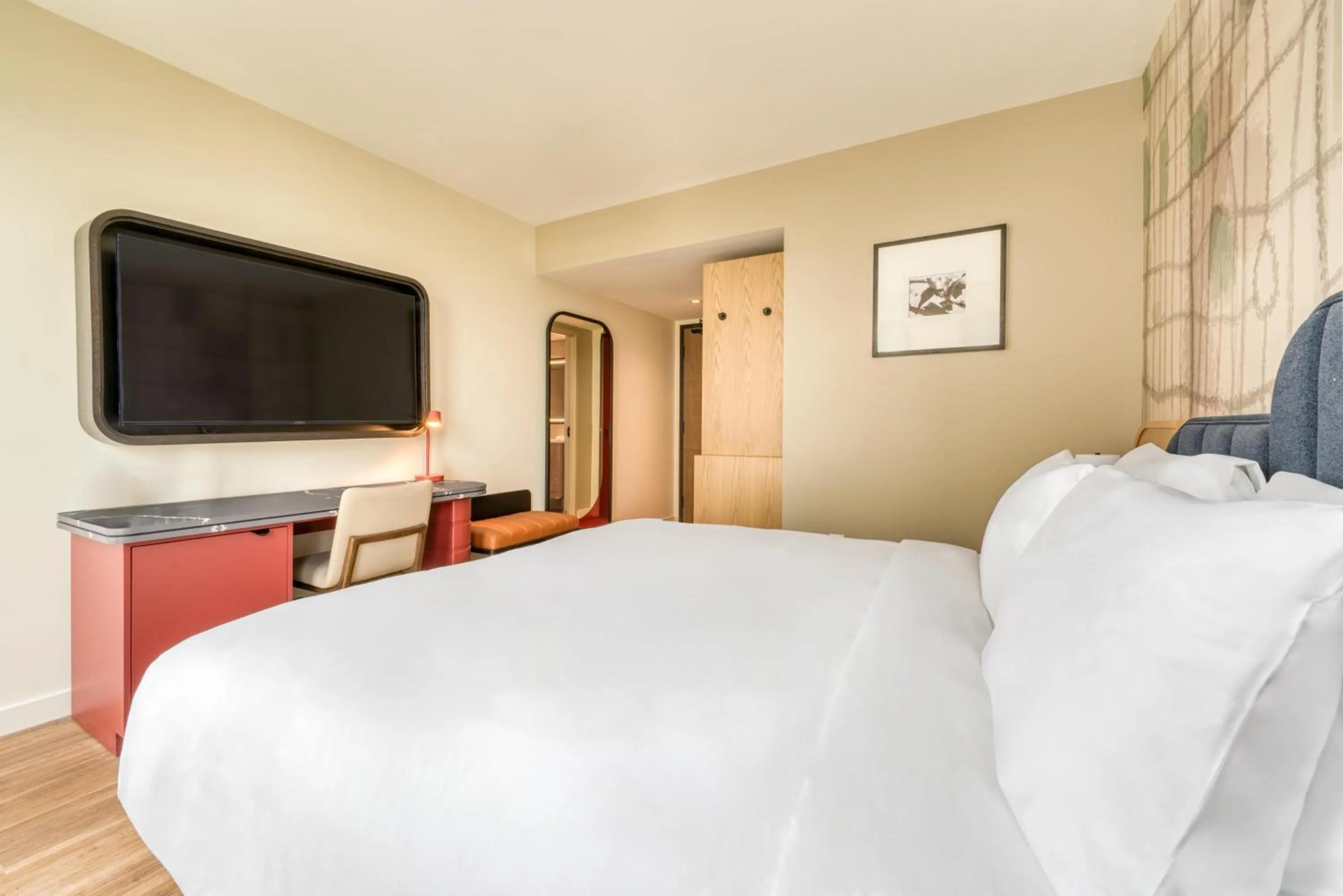 Bedroom, Bed in Toor Hotel Toronto, Part Of Jdv By Hyatt