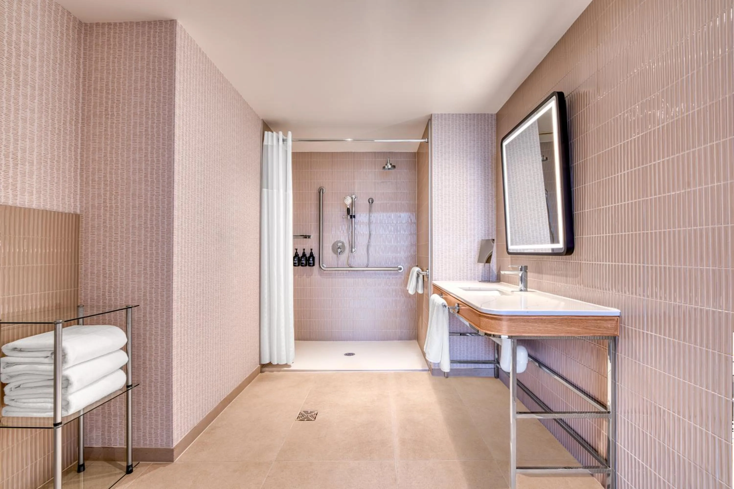 Bathroom in Toor Hotel Toronto, Part Of Jdv By Hyatt